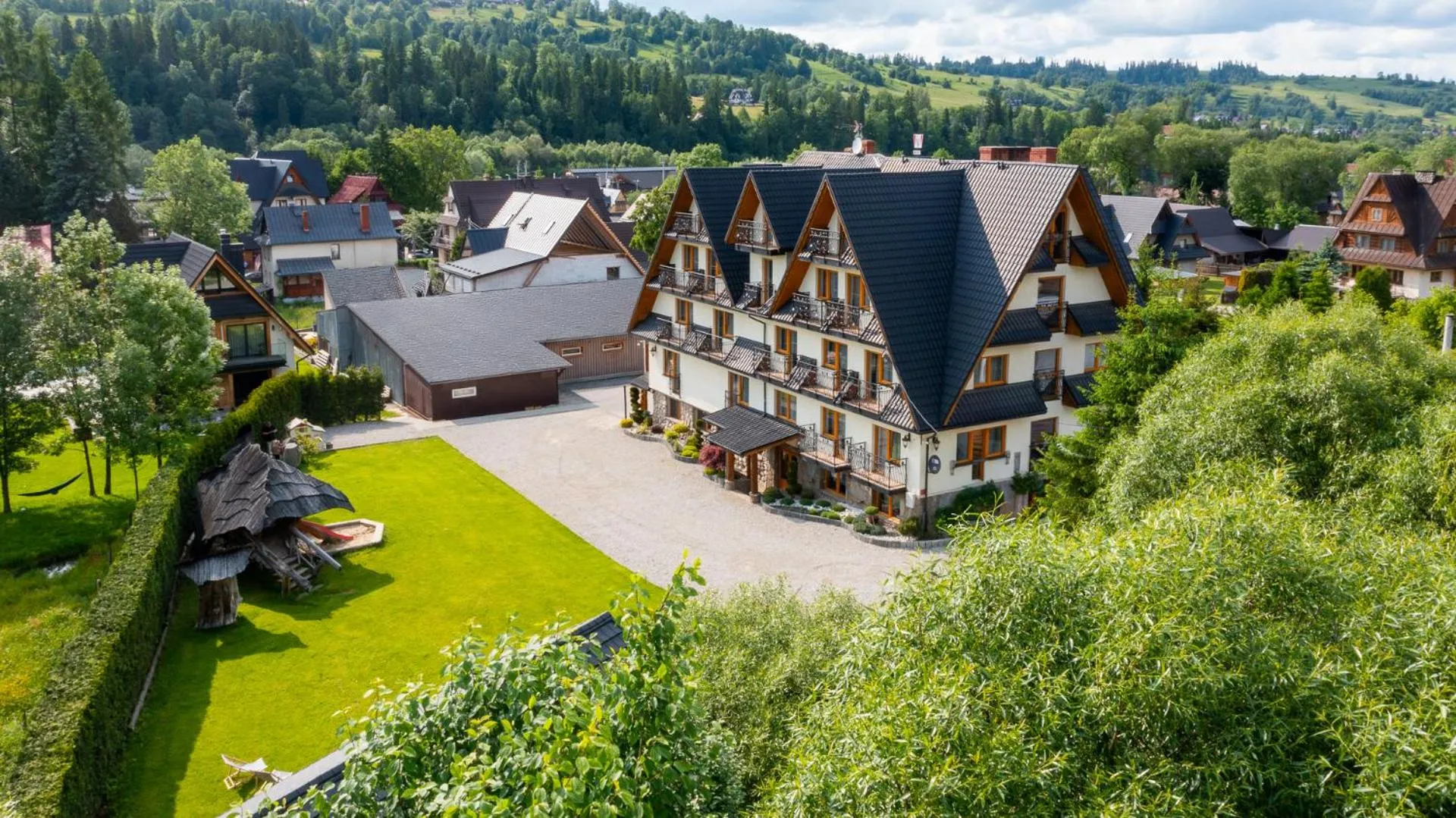 Property building in Willa Bystry Potok