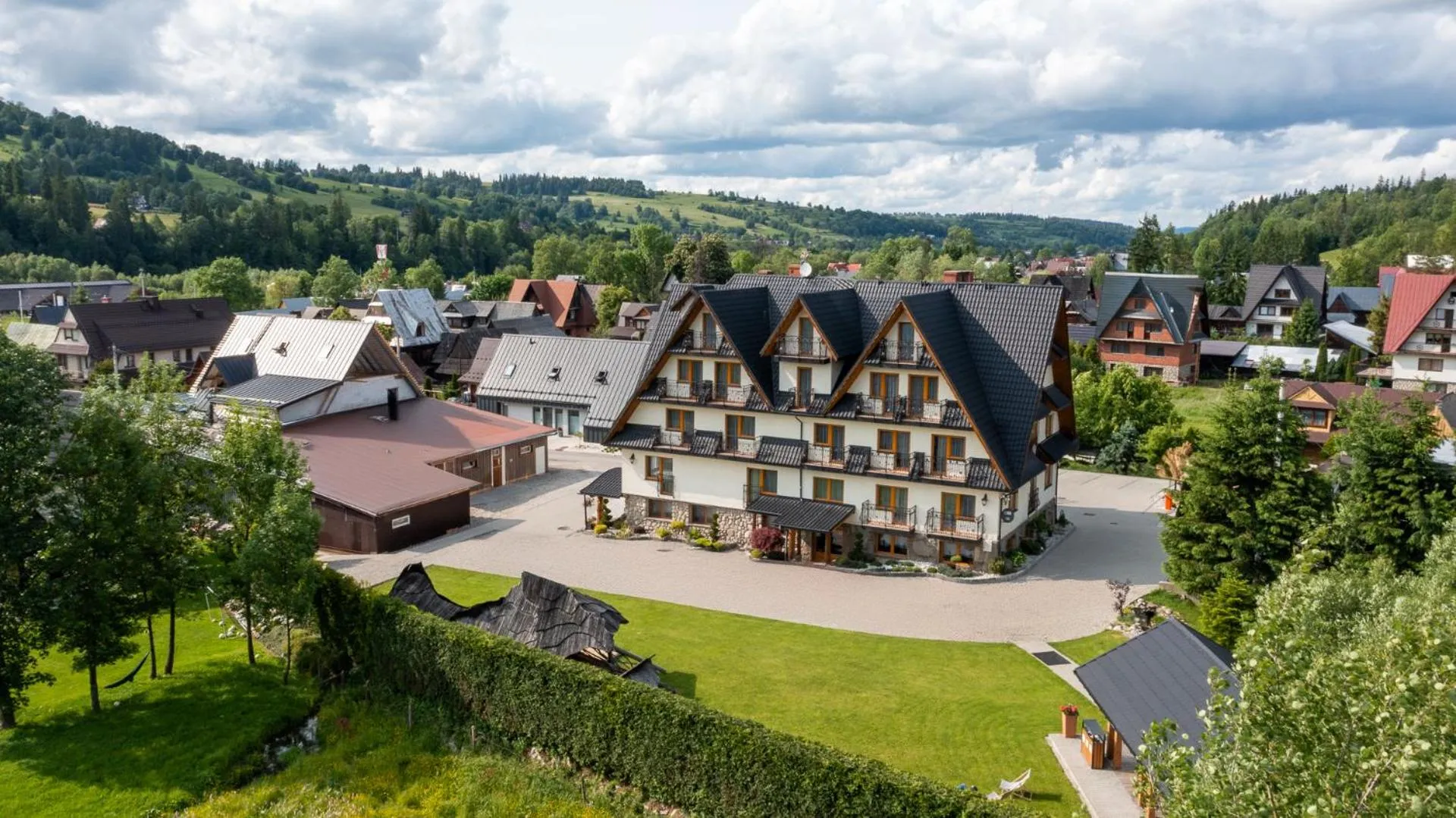 Property building in Willa Bystry Potok