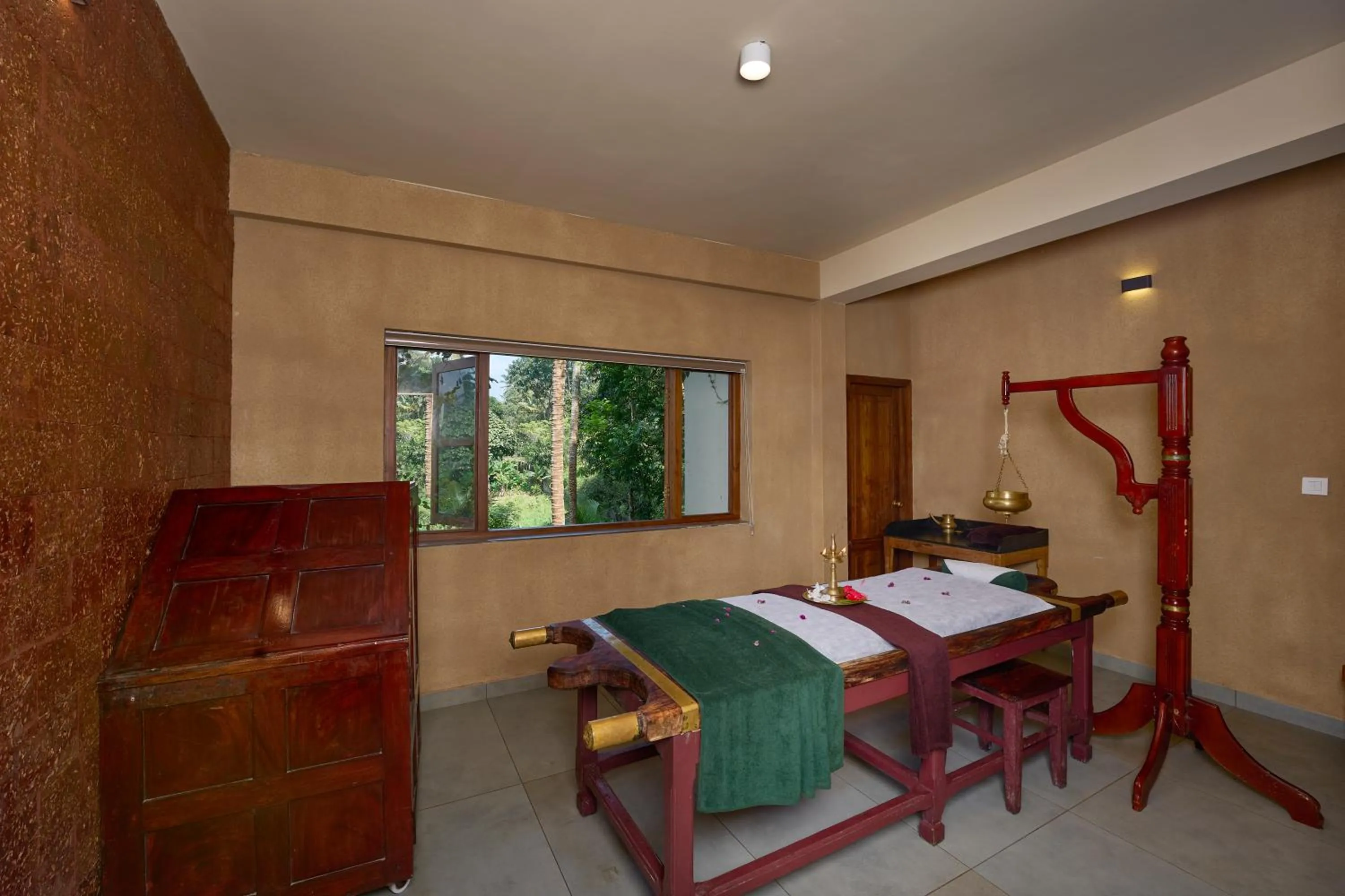 Massage in Cardamom County by Xandari