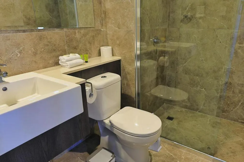 Bathroom in Alivio Hotel Cairns