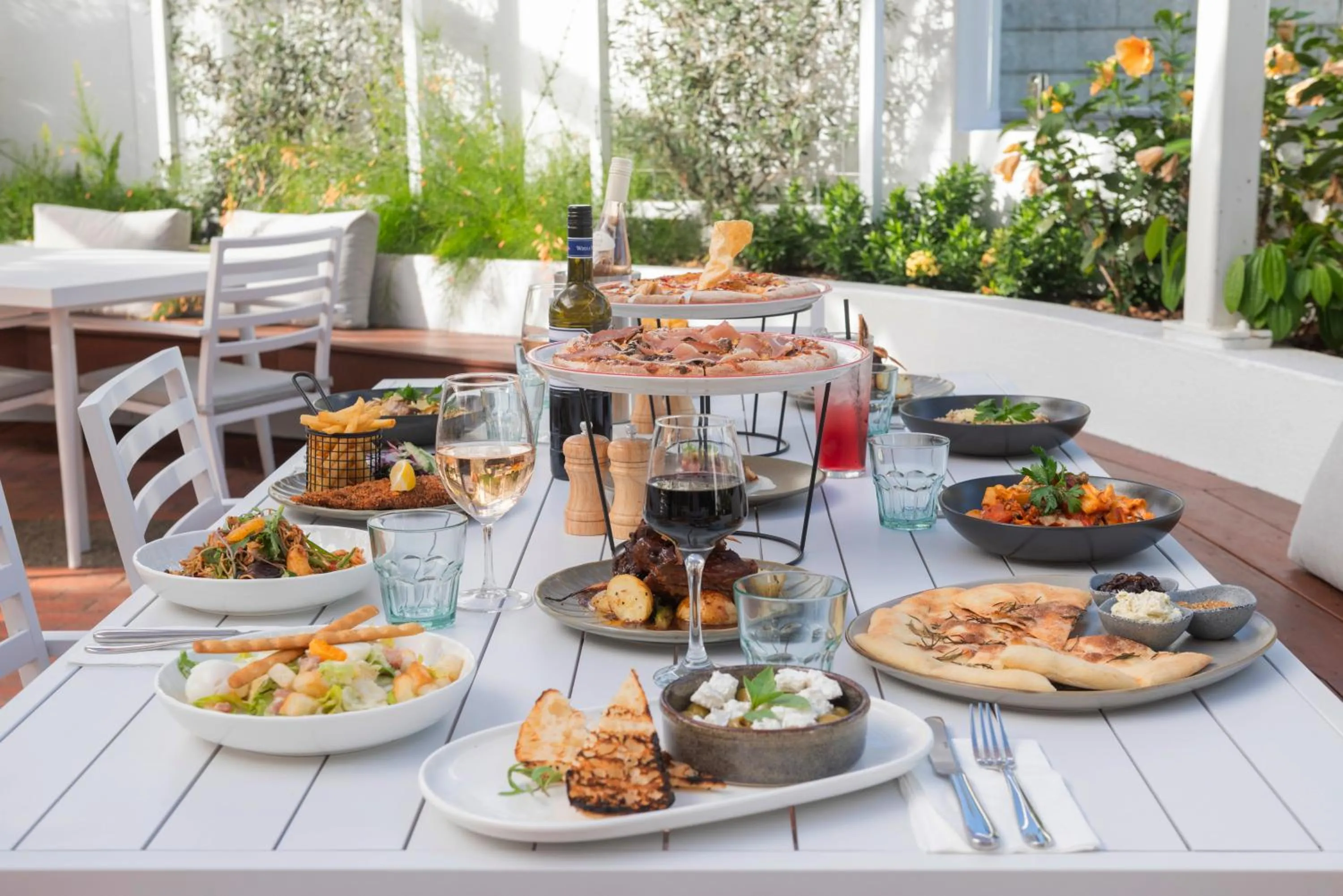 Restaurant/places to eat in Alivio Hotel Cairns