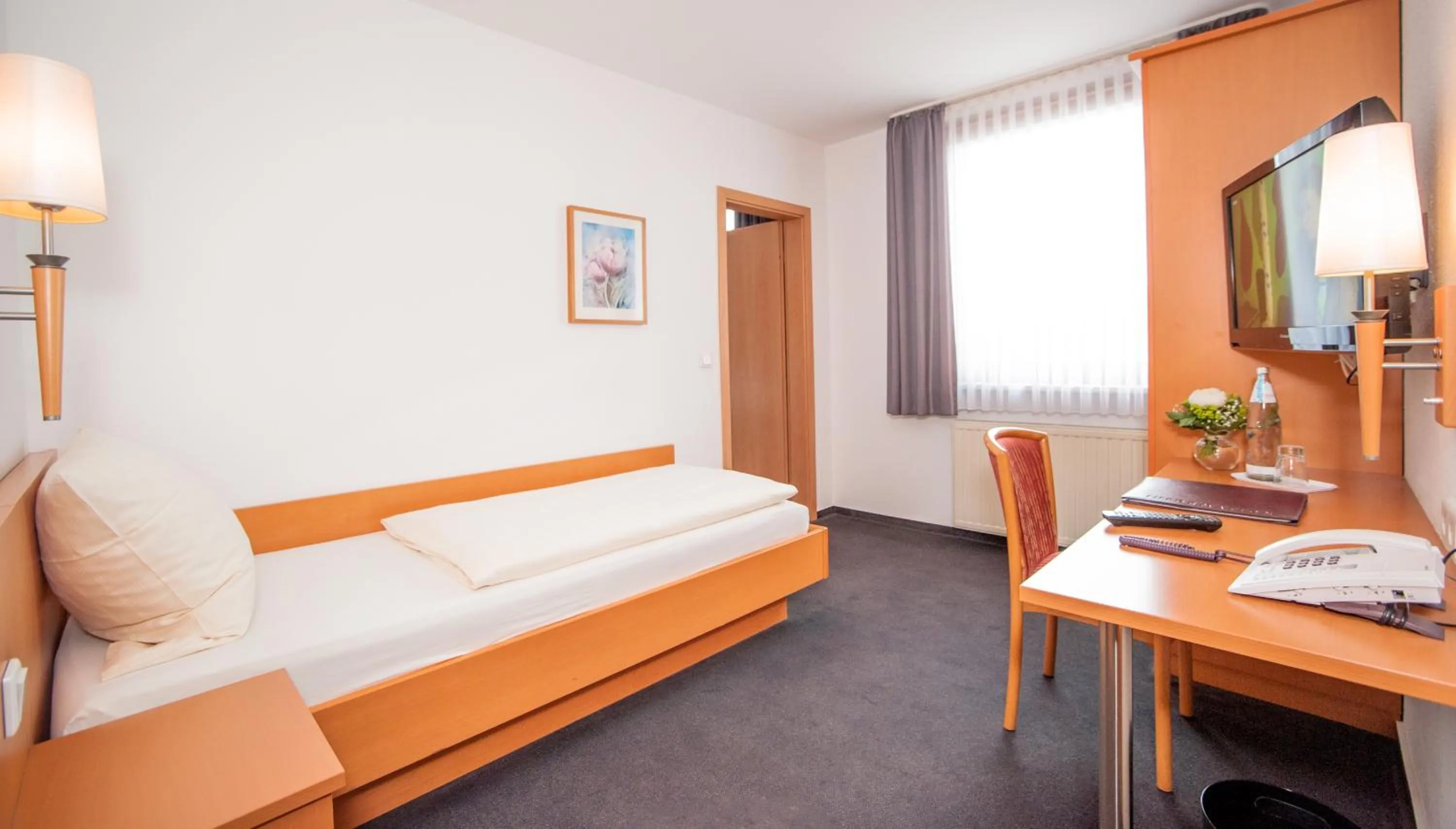 Photo of the whole room, Bed in Hotel Hollmann