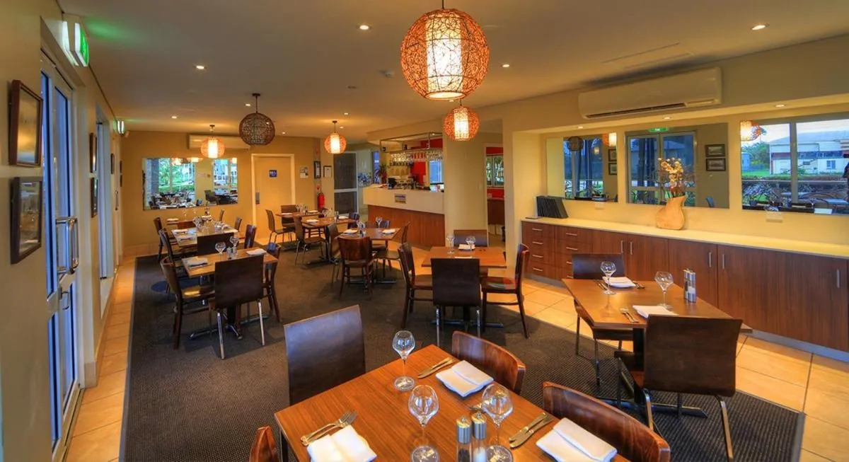 Restaurant/places to eat in Tropixx Motel