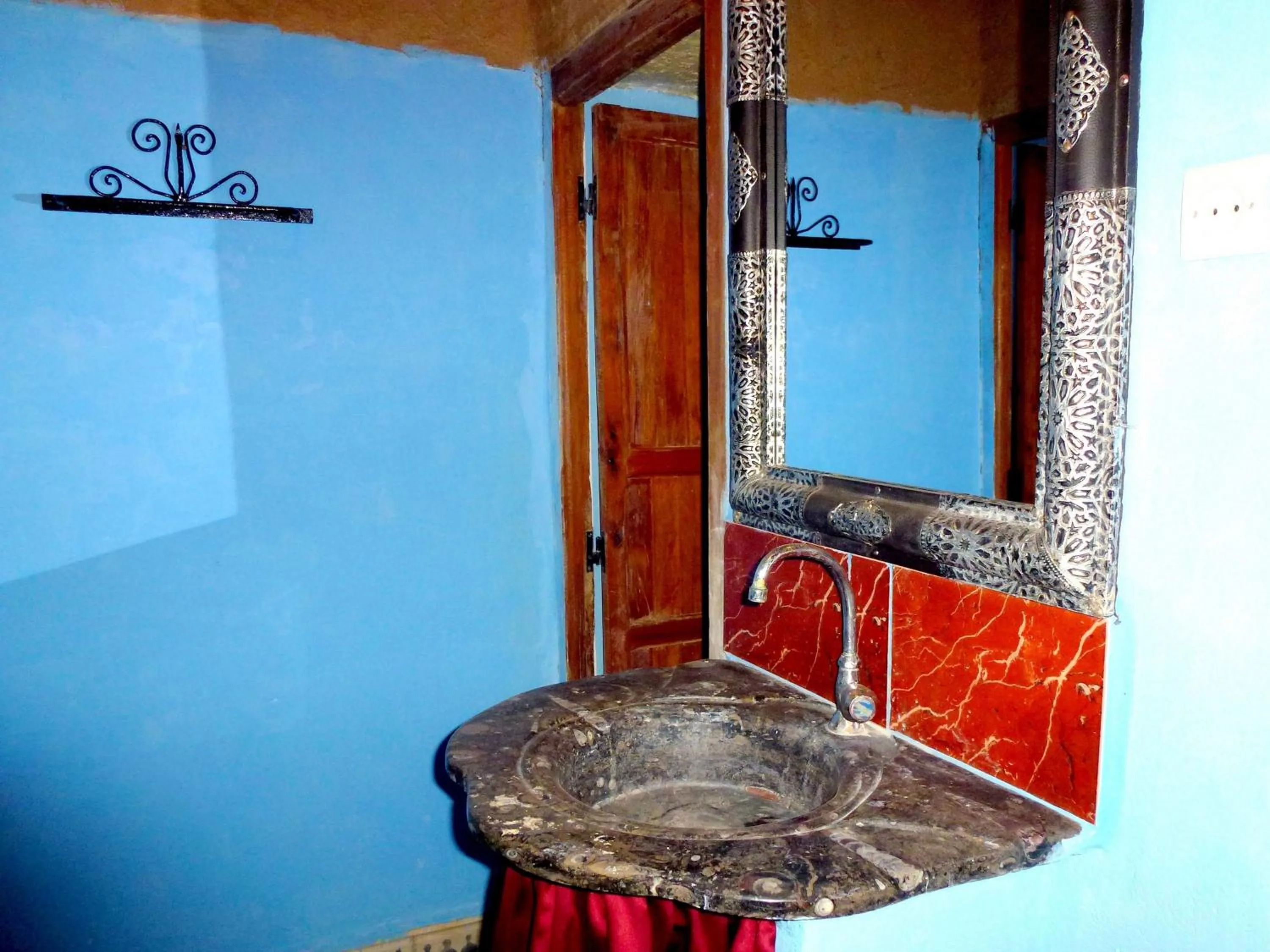 Bathroom in La Vallée des Dunes - Auberge, randonnées et circuits