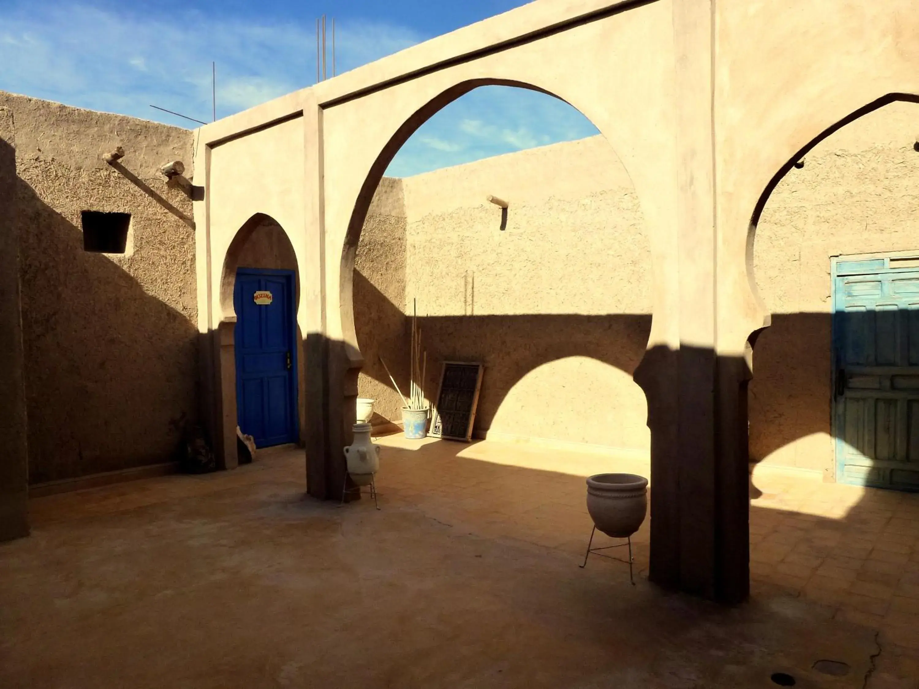 Property building in La Vallée des Dunes - Auberge, bivouacs et excursions Property building in La Vallée des Dunes - Auberge, bivouacs et excursions