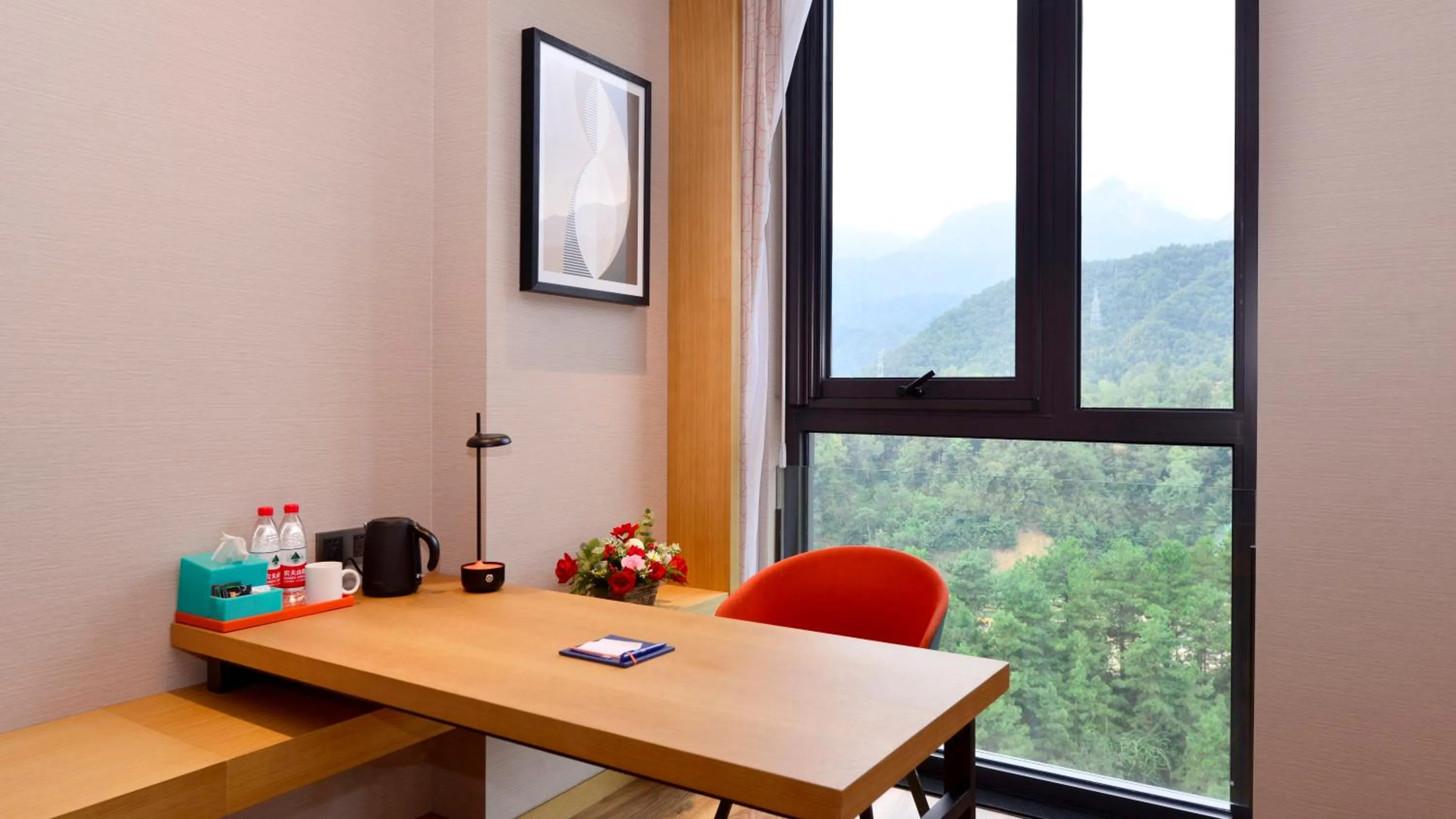 Photo of the whole room in Holiday Inn Express Luanchuan by IHG