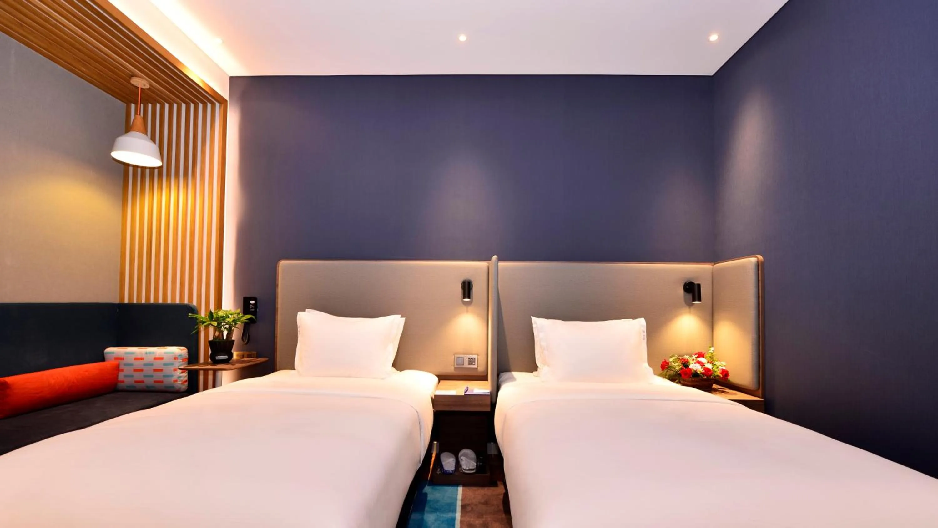 Photo of the whole room, Bed in Holiday Inn Express Luanchuan by IHG
