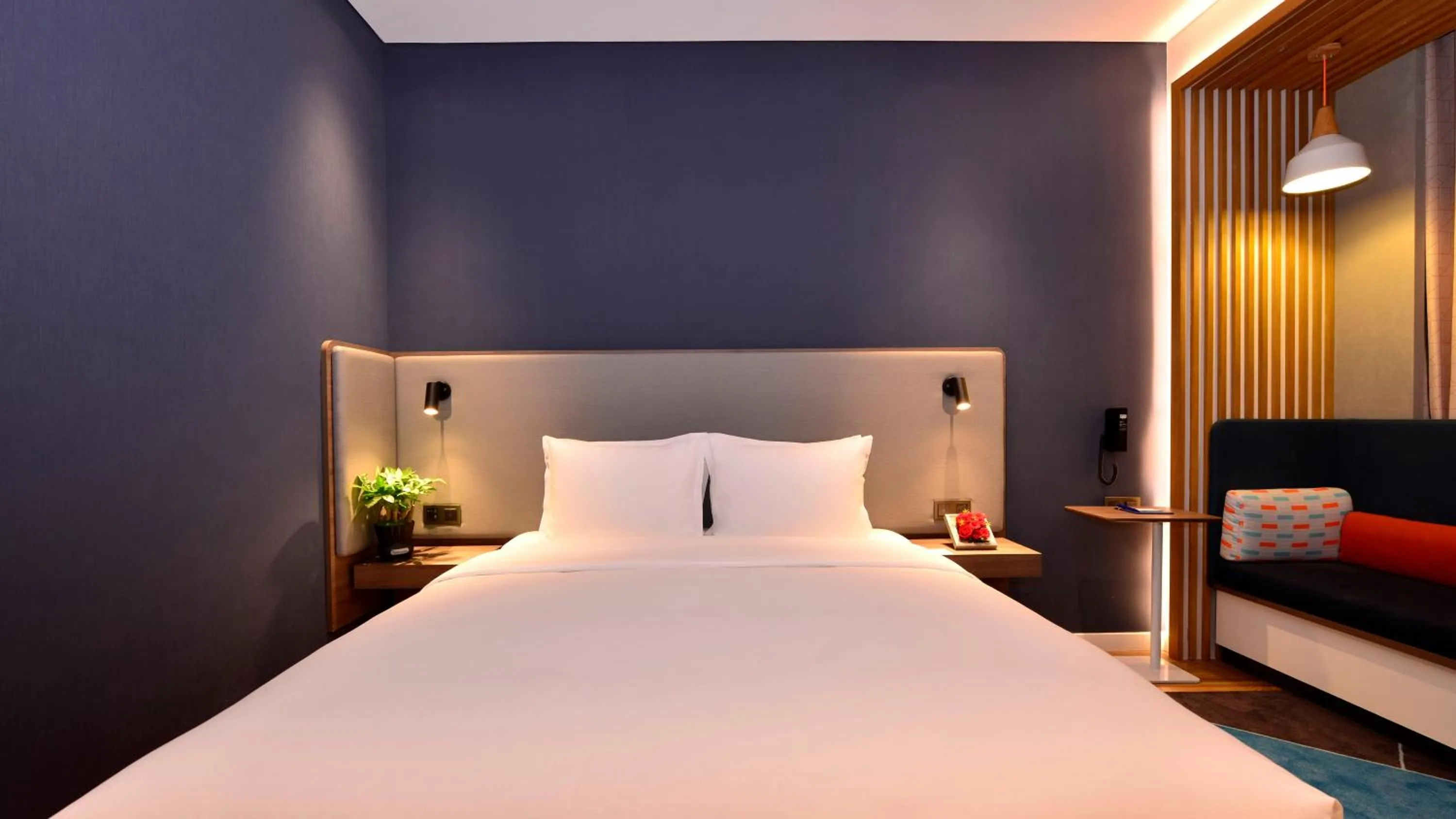 Photo of the whole room, Bed in Holiday Inn Express Luanchuan by IHG