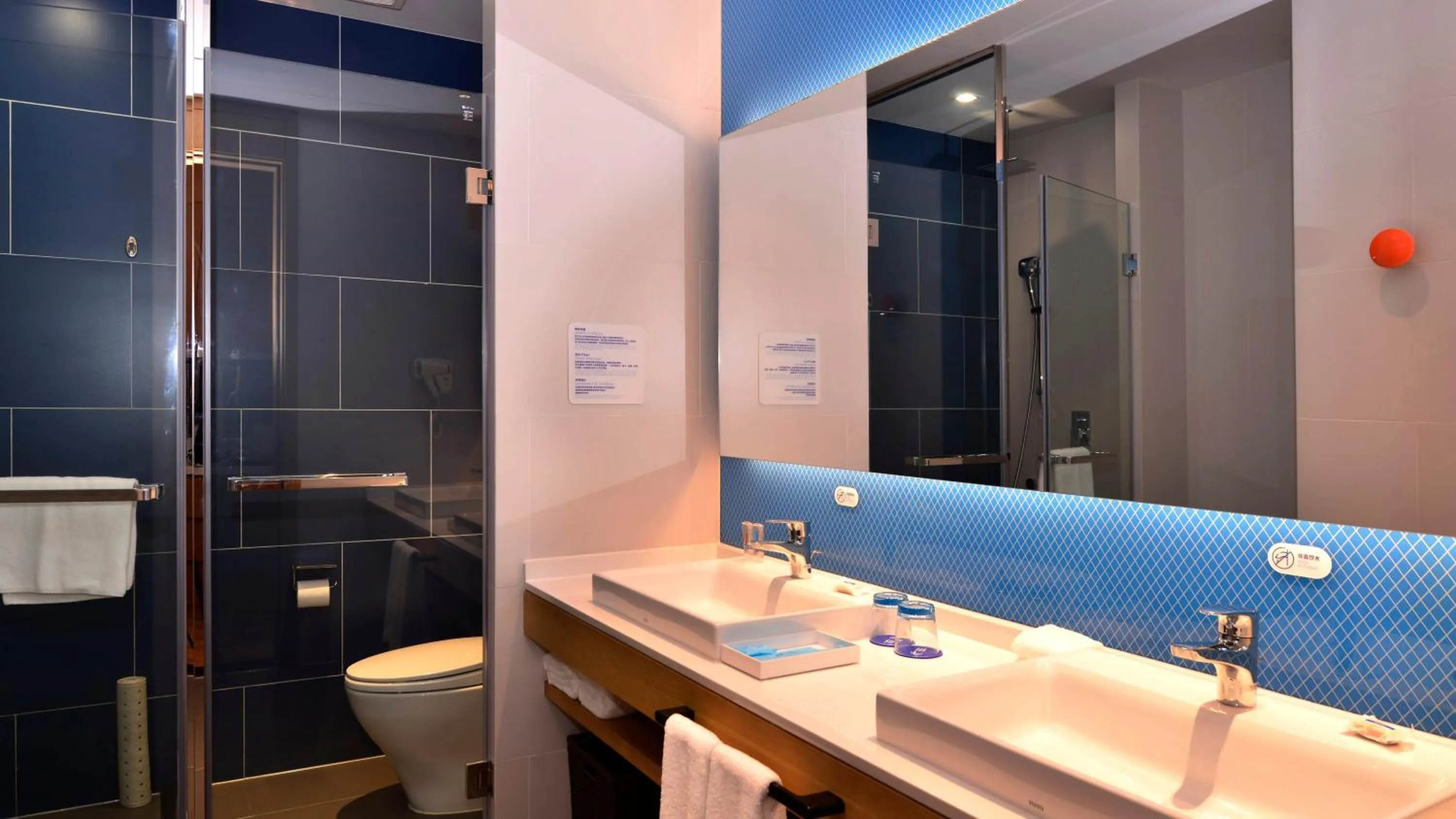 Photo of the whole room in Holiday Inn Express Luanchuan by IHG