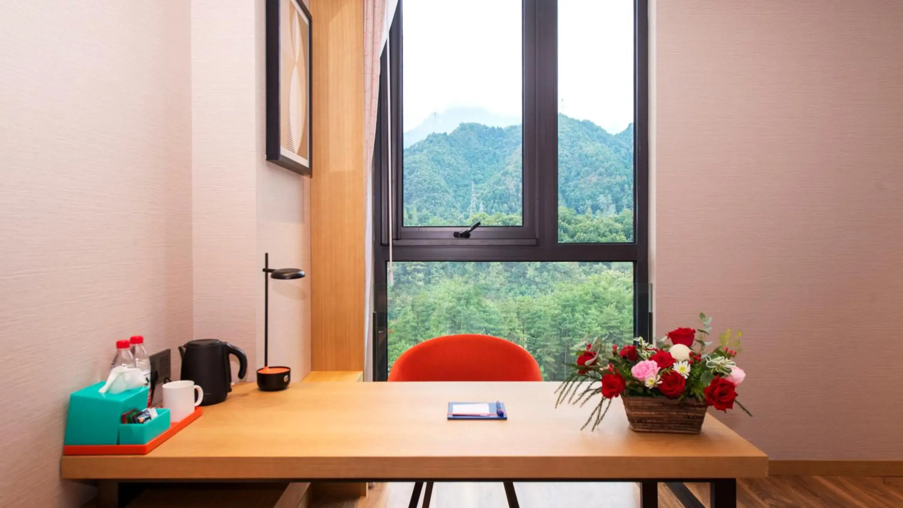 Standard King Room with Extra Space in Holiday Inn Express Luanchuan by IHG Standard King Room with Extra Space in Holiday Inn Express Luanchuan by IHG