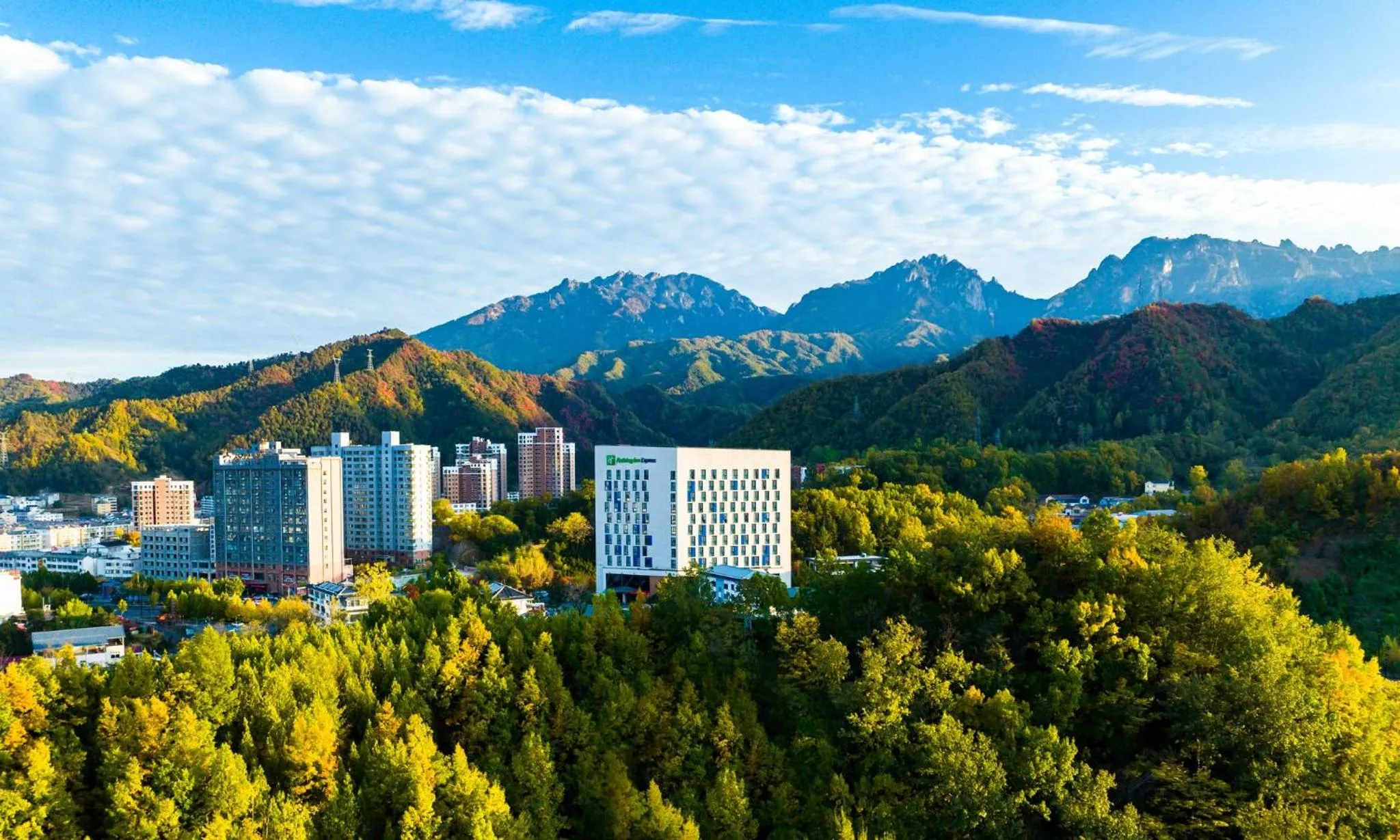 Photo of the whole room in Holiday Inn Express Luanchuan by IHG