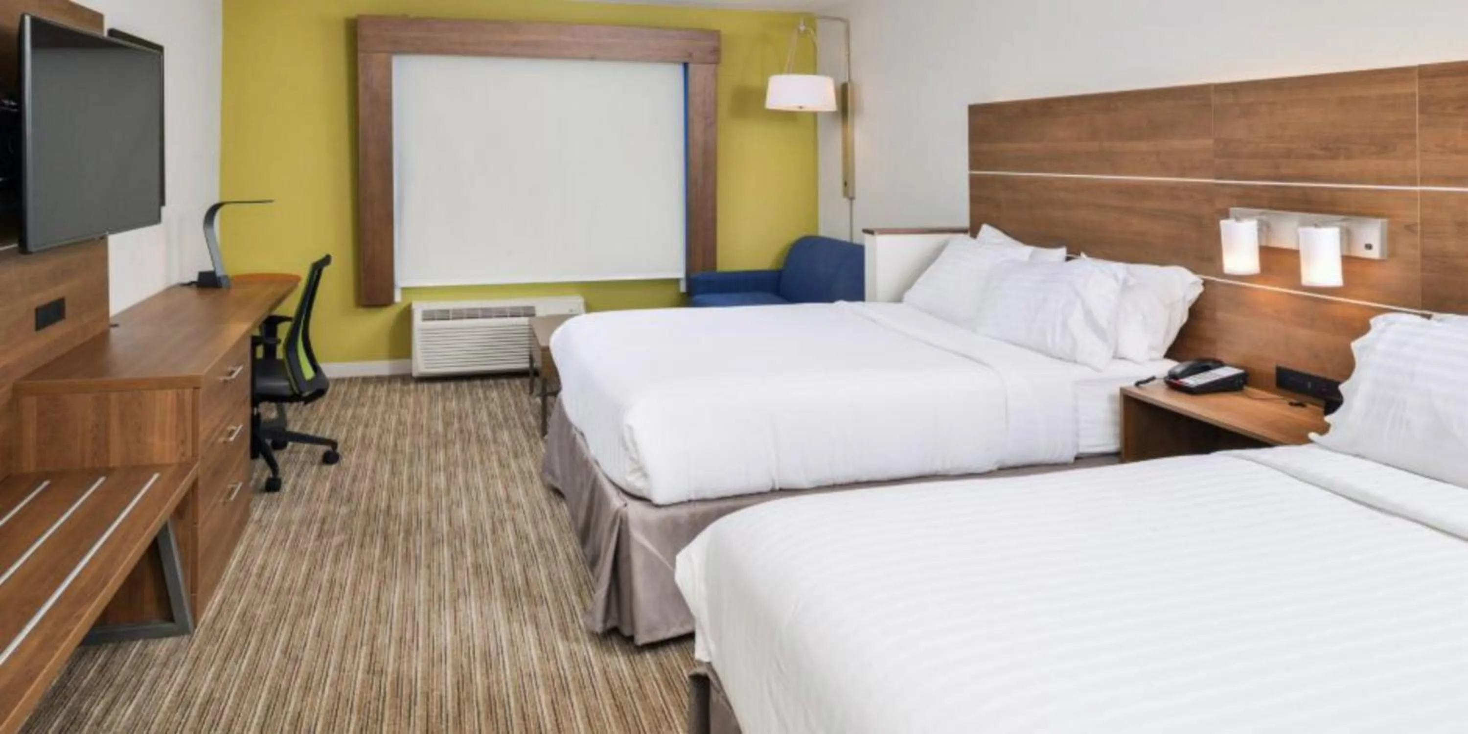 Photo of the whole room, Bed in Holiday Inn Express - Alliance by IHG