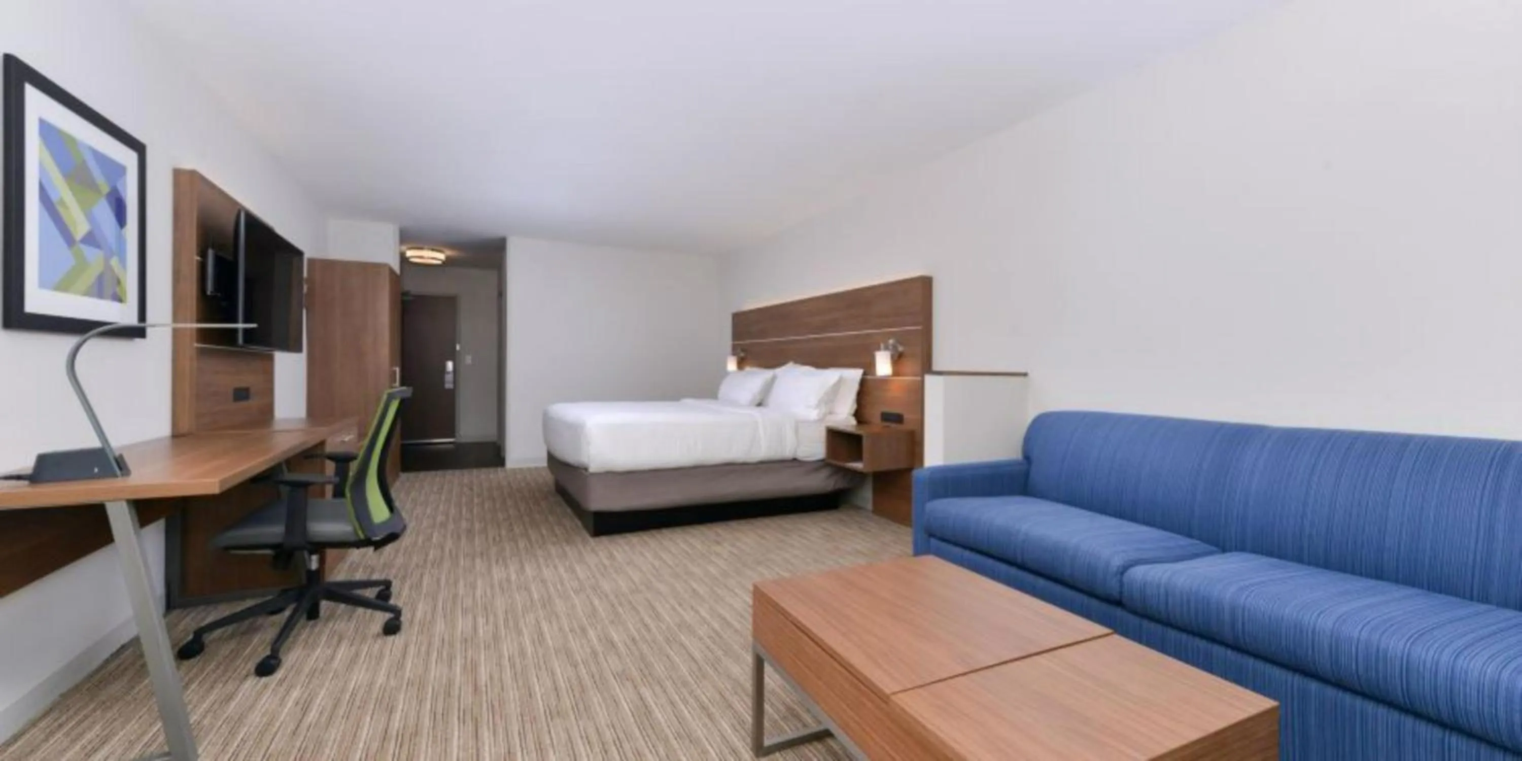 Bedroom, Bed in Holiday Inn Express - Alliance by IHG