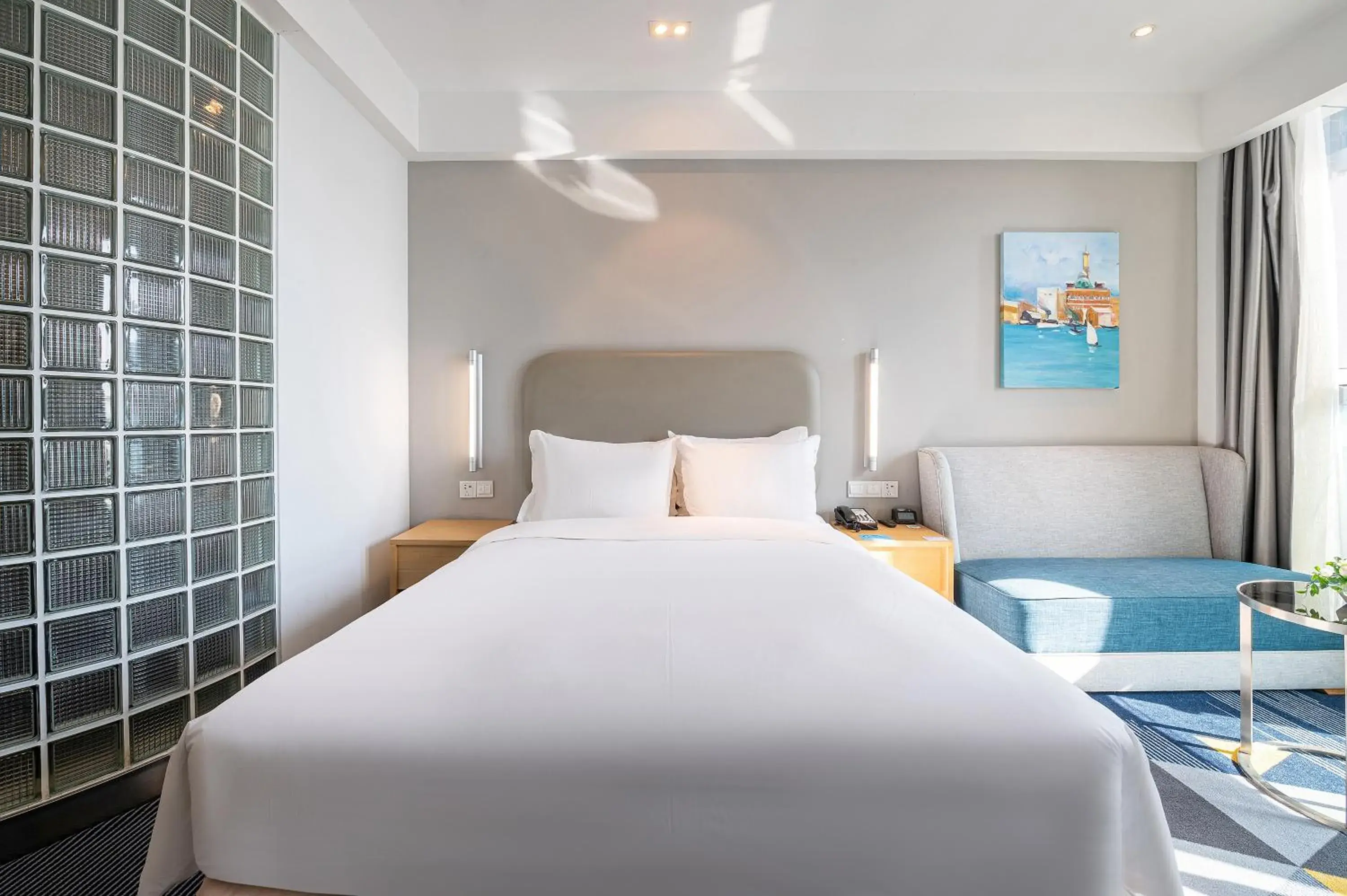 Bed in Holiday Inn Express - Qingdao West Coast by IHG Bed in Holiday Inn Express - Qingdao West Coast by IHG