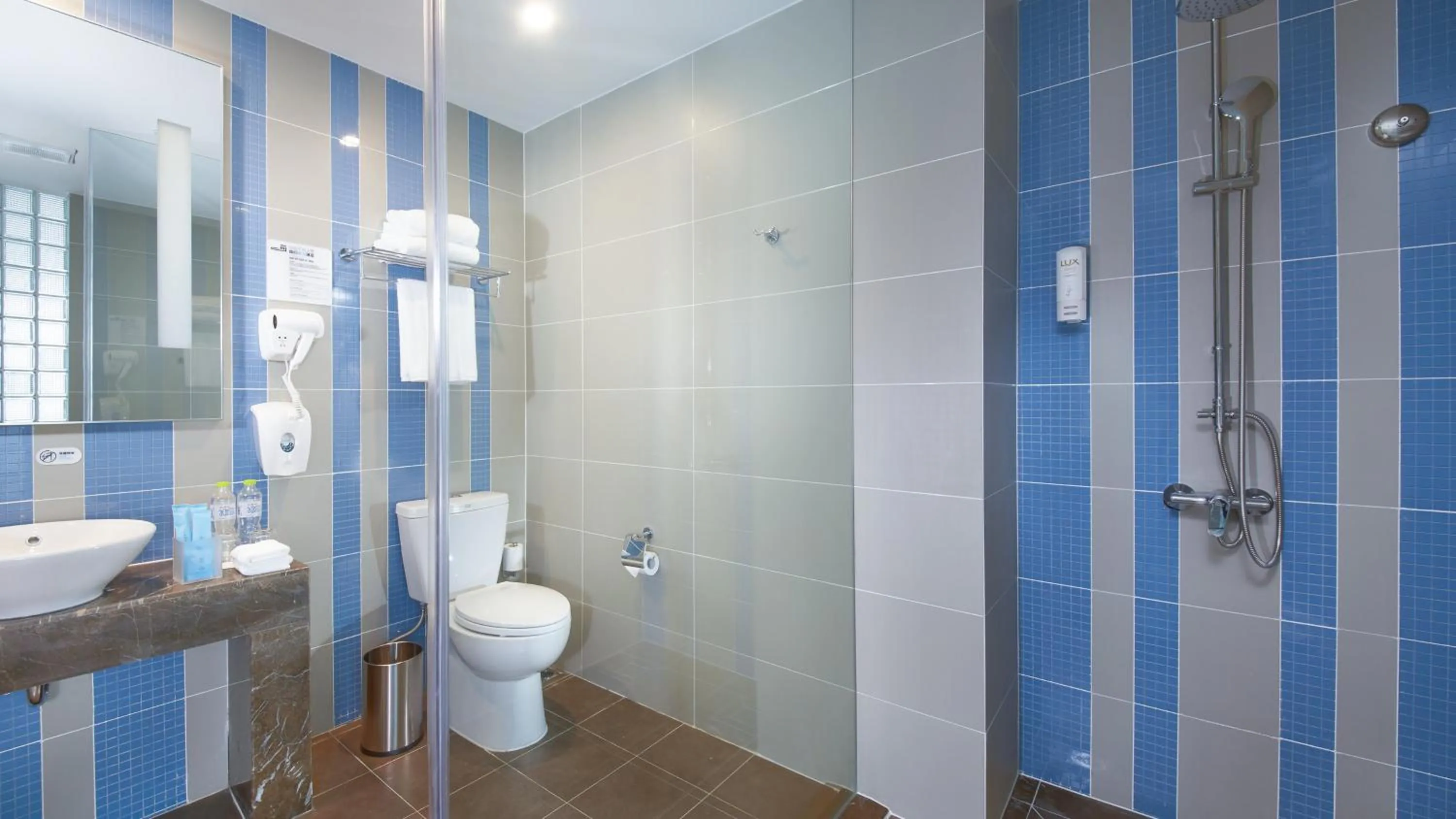 Bathroom in Holiday Inn Express - Qingdao West Coast by IHG