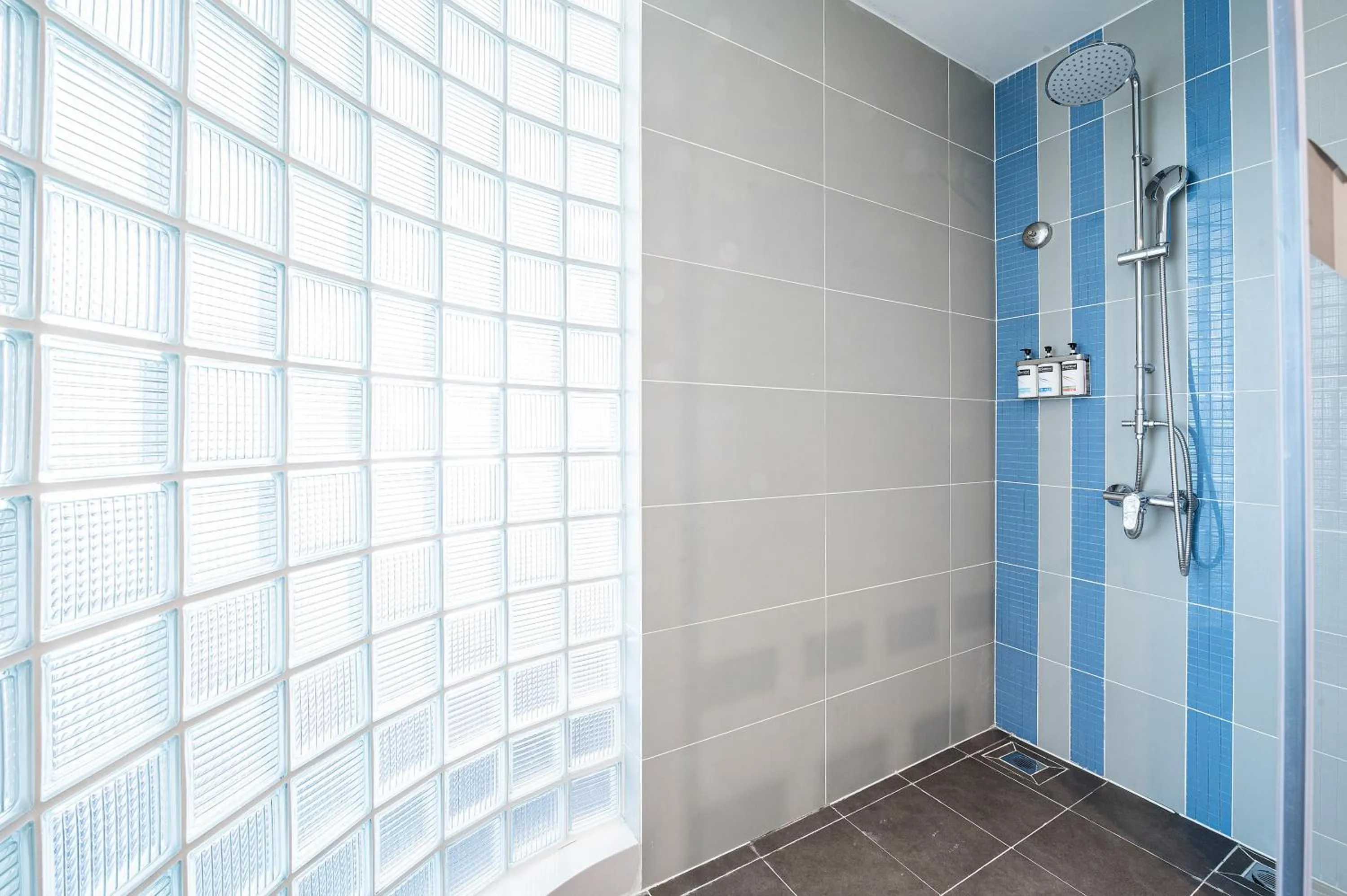 Shower in Holiday Inn Express - Qingdao West Coast by IHG