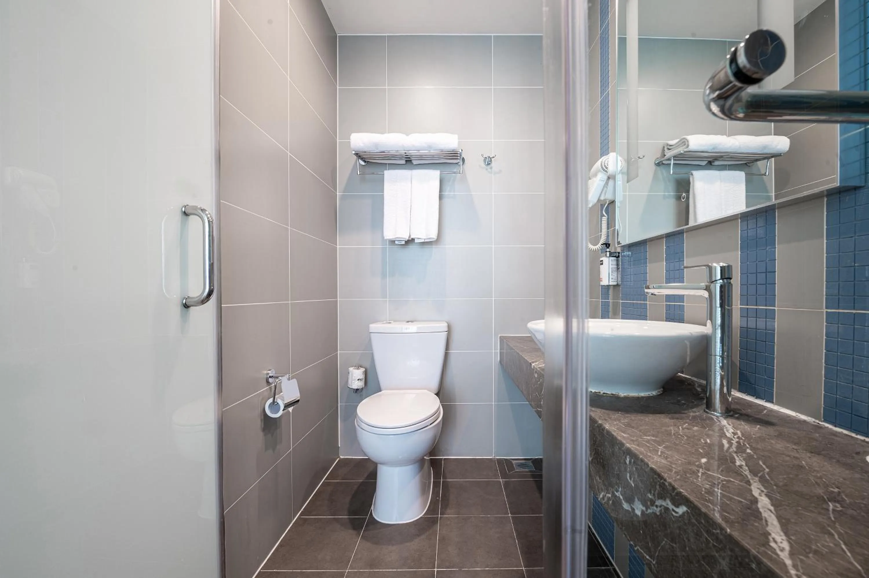 Toilet in Holiday Inn Express - Qingdao West Coast by IHG