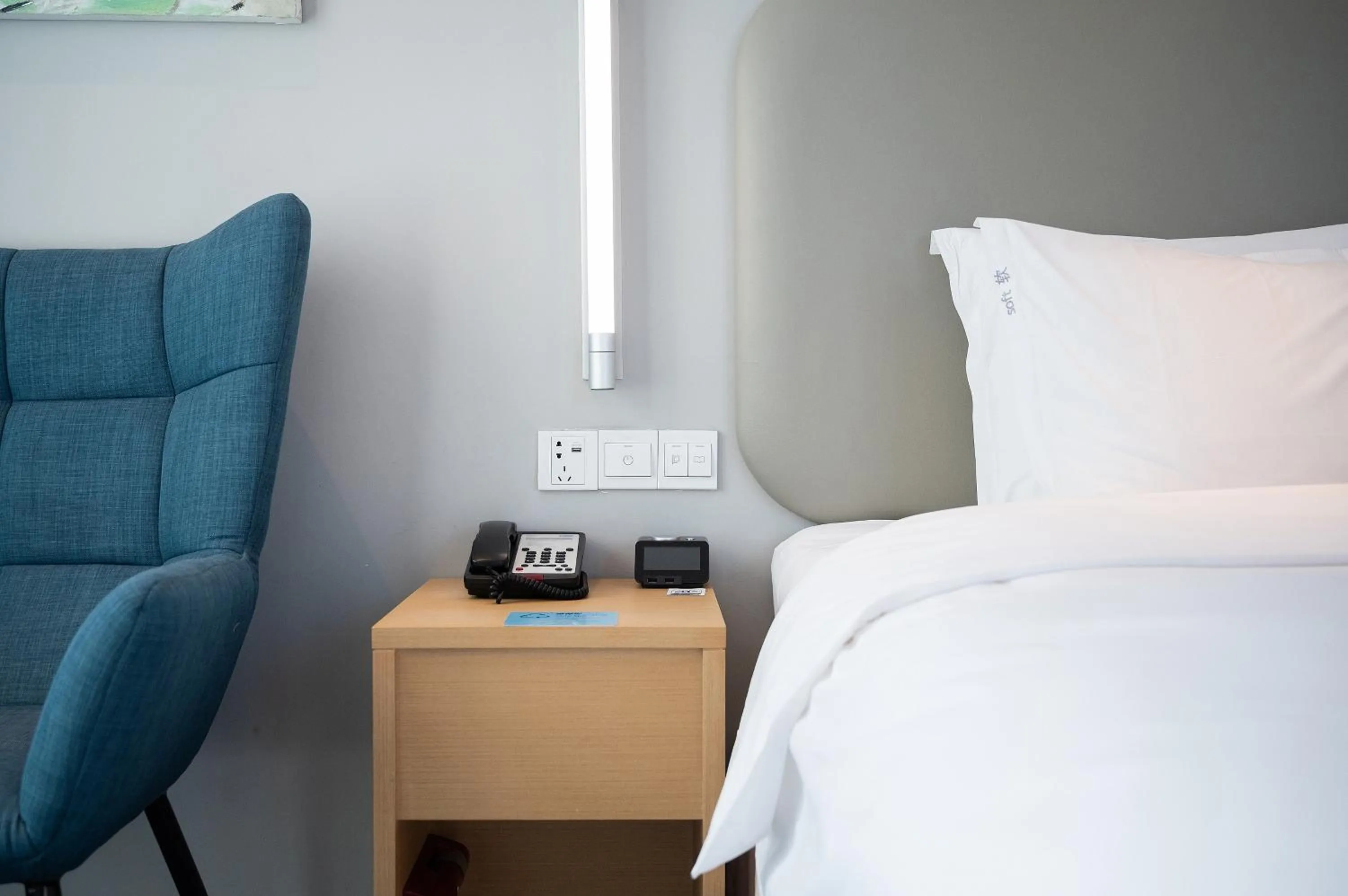 Bedroom, Bed in Holiday Inn Express - Qingdao West Coast by IHG