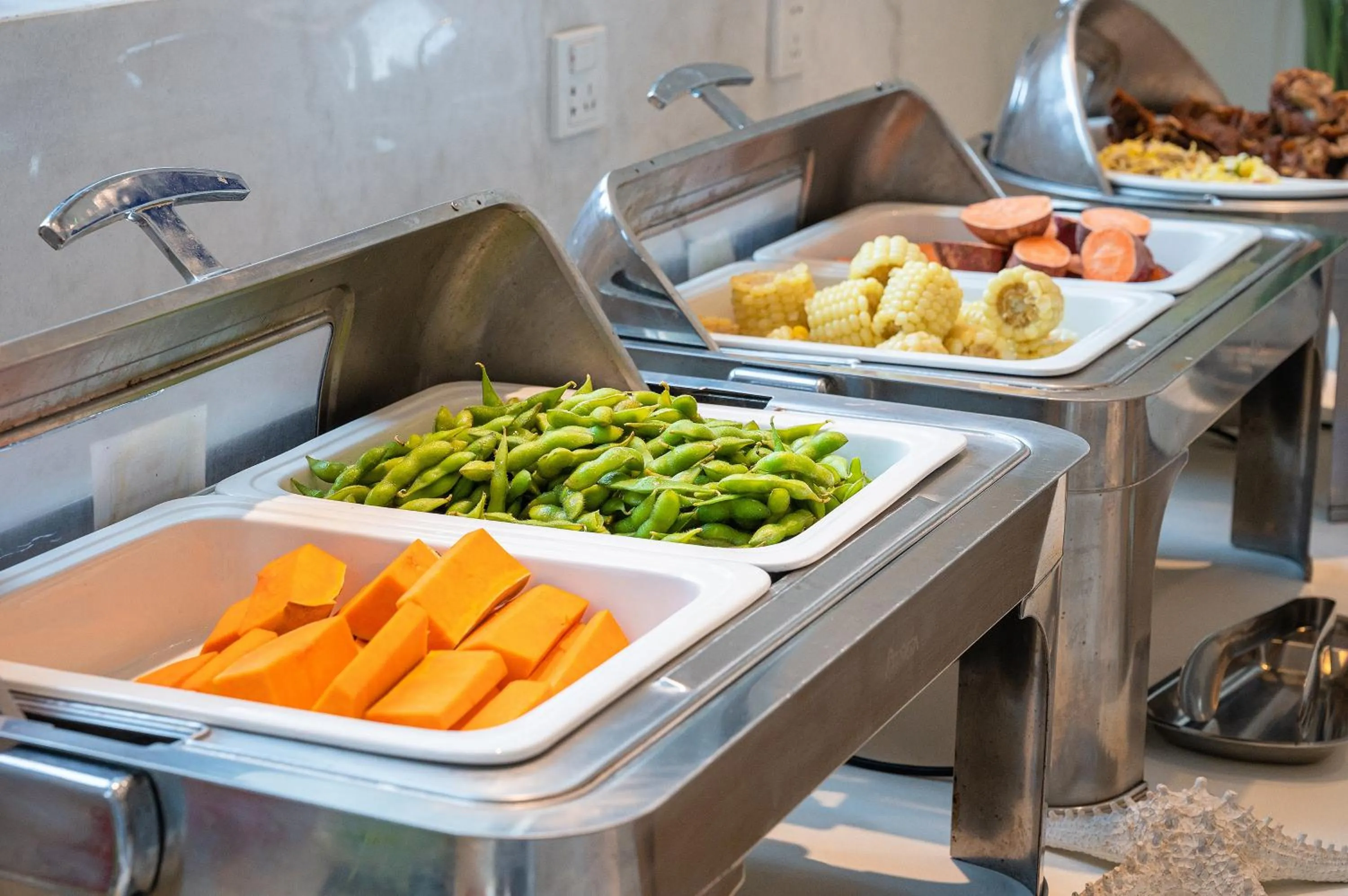 Breakfast in Holiday Inn Express - Qingdao West Coast by IHG