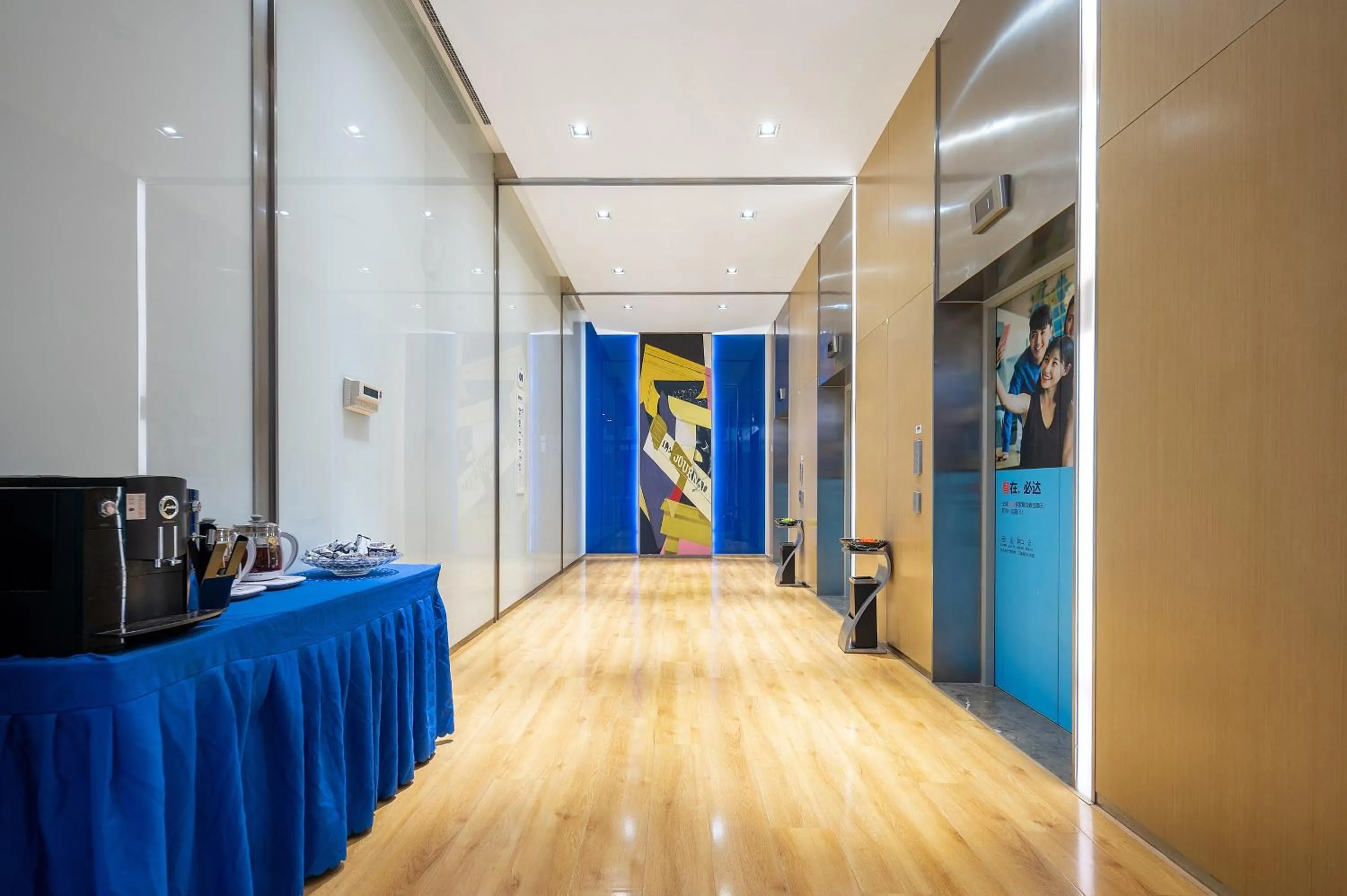 Lobby or reception in Holiday Inn Express - Qingdao West Coast by IHG