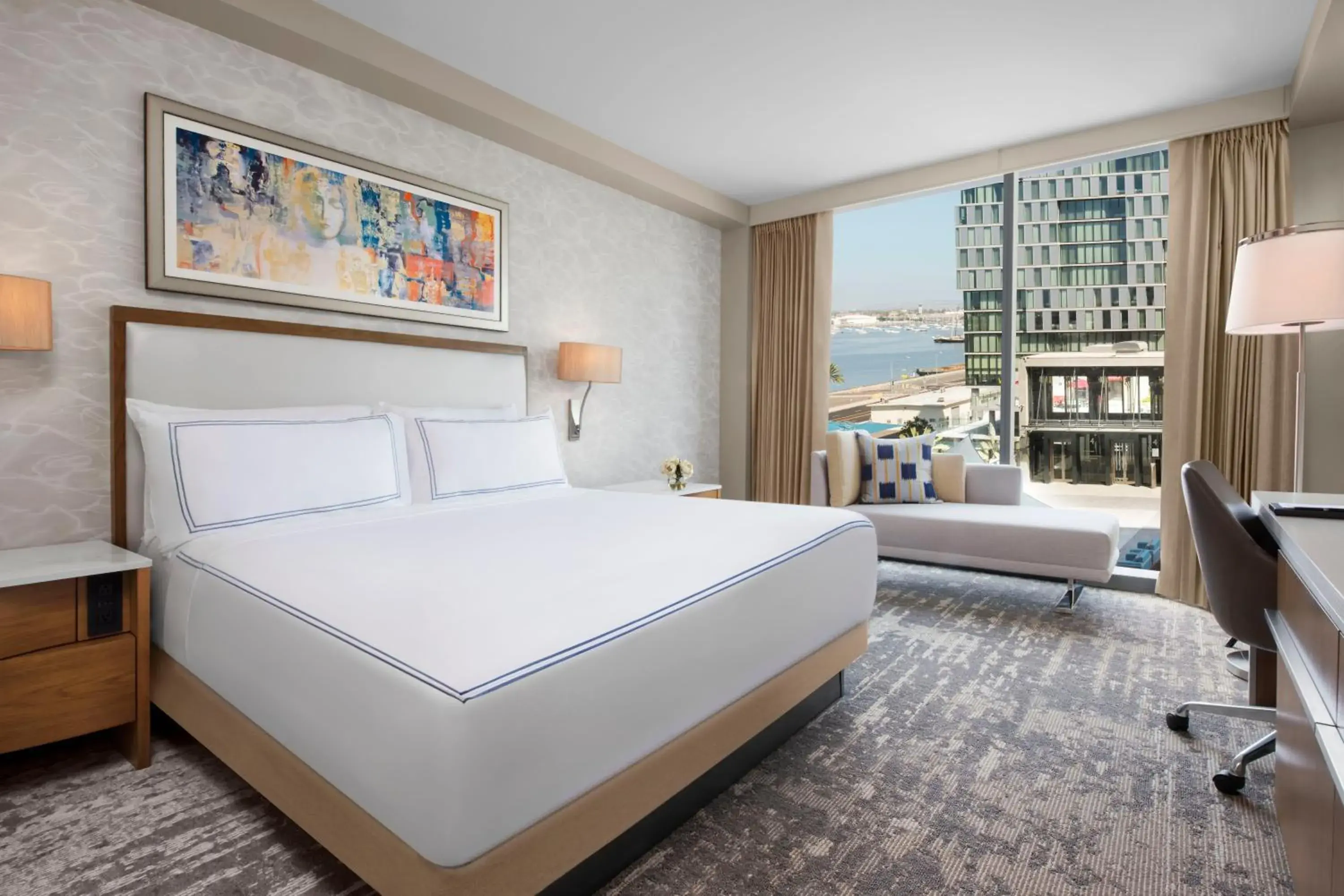 Property building, Bed in InterContinental San Diego by IHG Property building, Bed in InterContinental San Diego by IHG