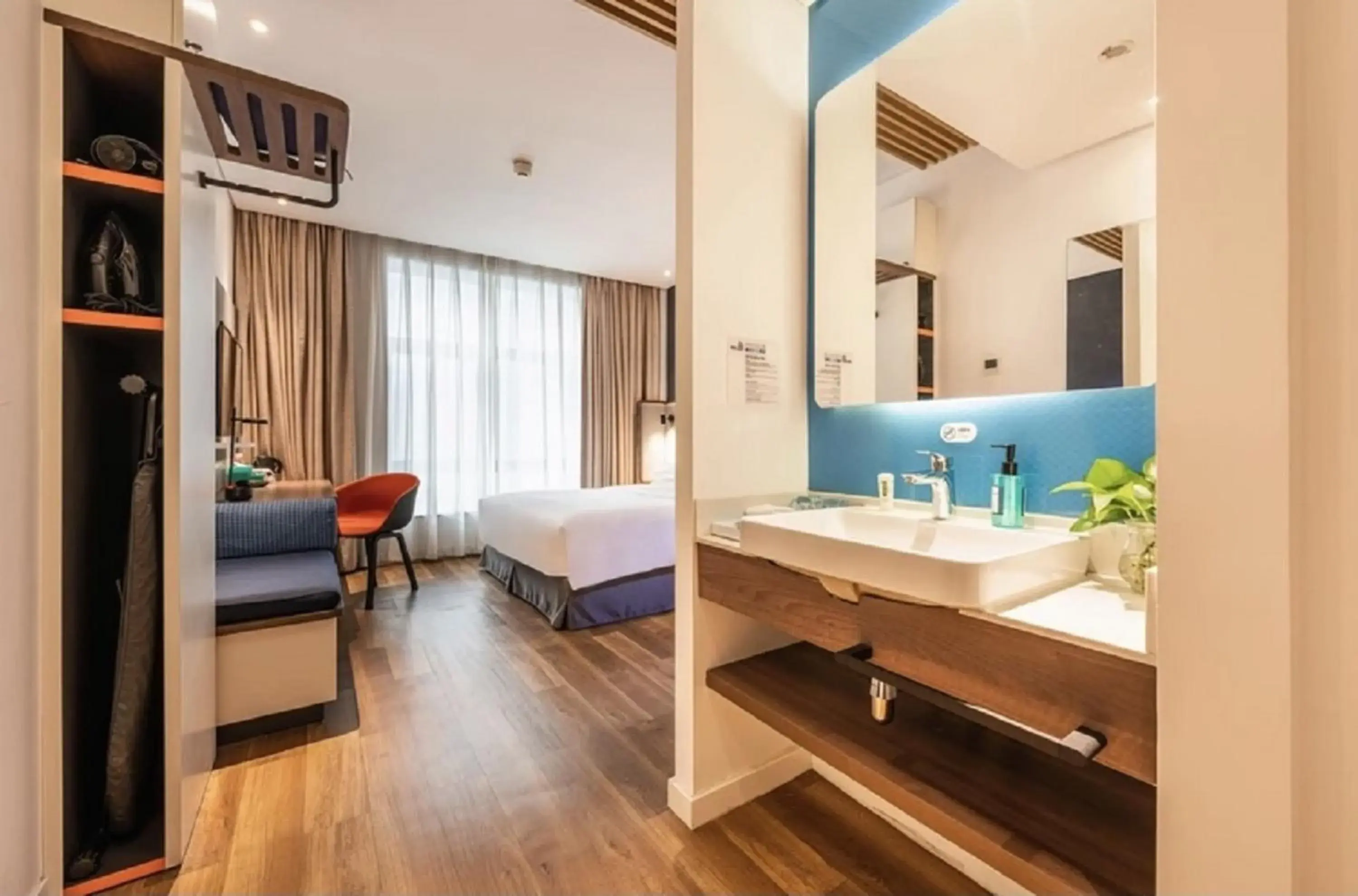 Bedroom, Bed in Holiday Inn Express Hefei Shushan by IHG Bedroom, Bed in Holiday Inn Express Hefei Shushan by IHG