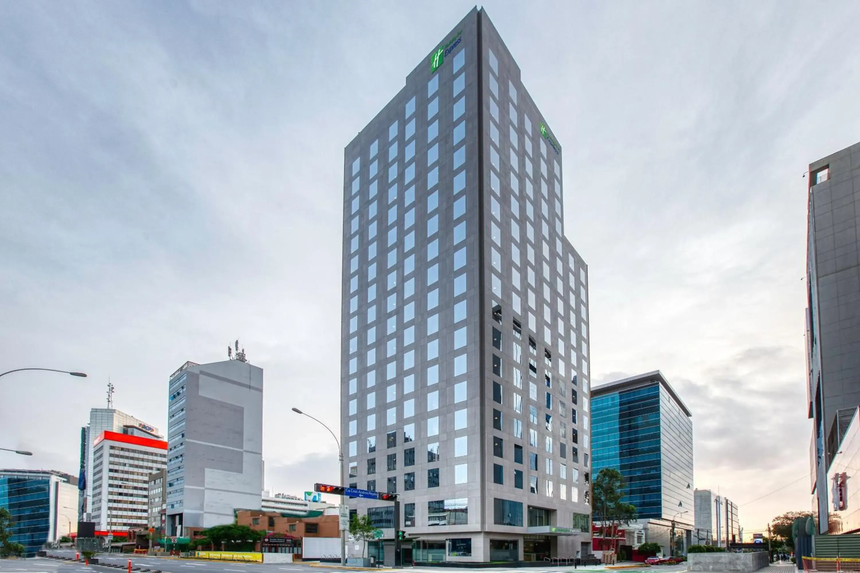 Property building in Holiday Inn Express - Lima San Isidro by IHG Property building in Holiday Inn Express - Lima San Isidro by IHG