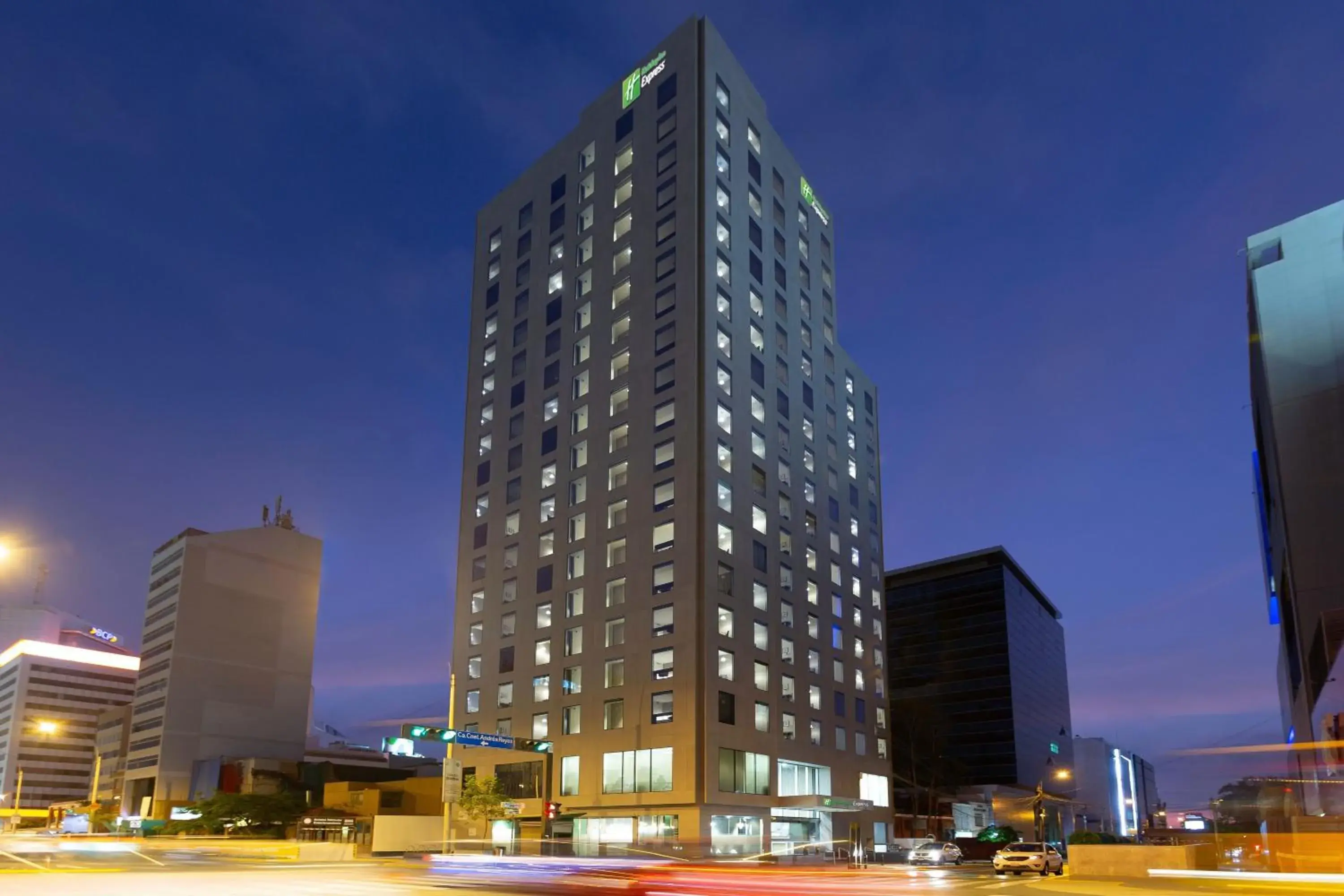 Property building in Holiday Inn Express - Lima San Isidro by IHG Property building in Holiday Inn Express - Lima San Isidro by IHG