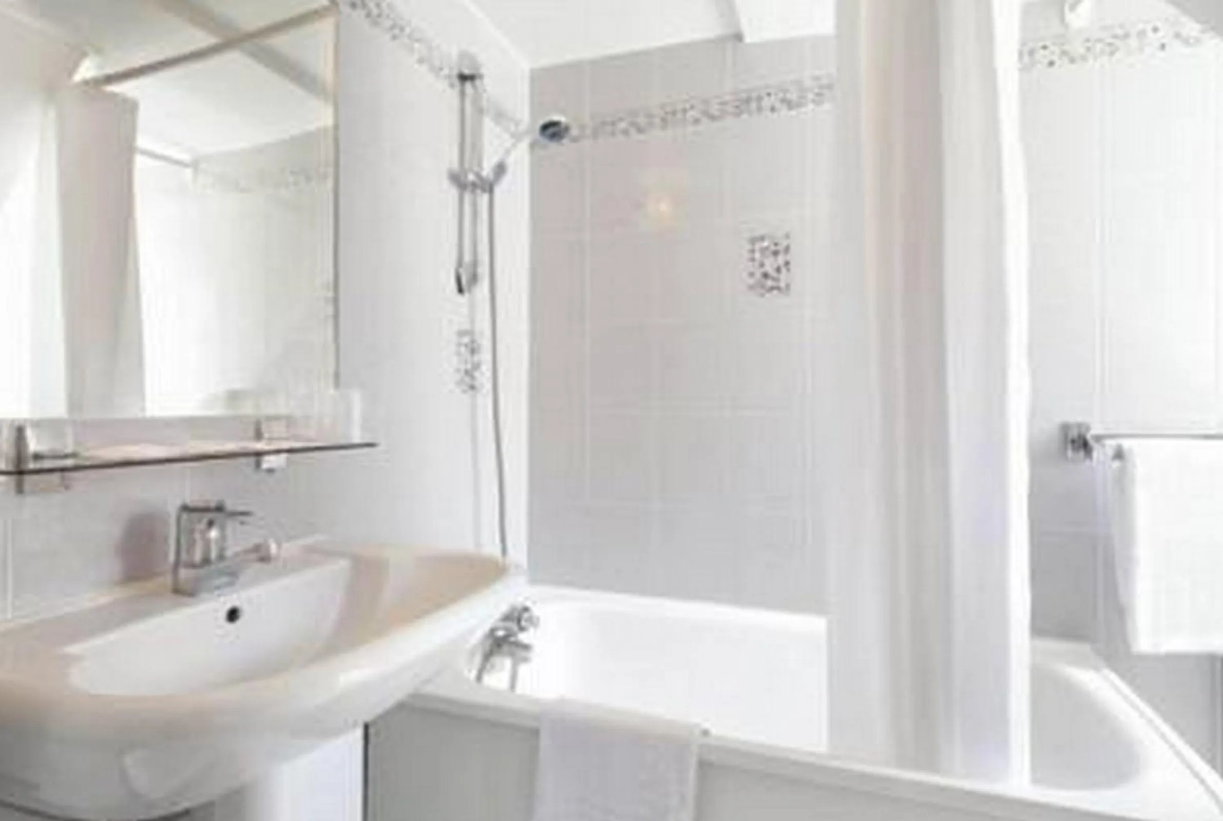 Bathroom in Hôtel Saint Roch