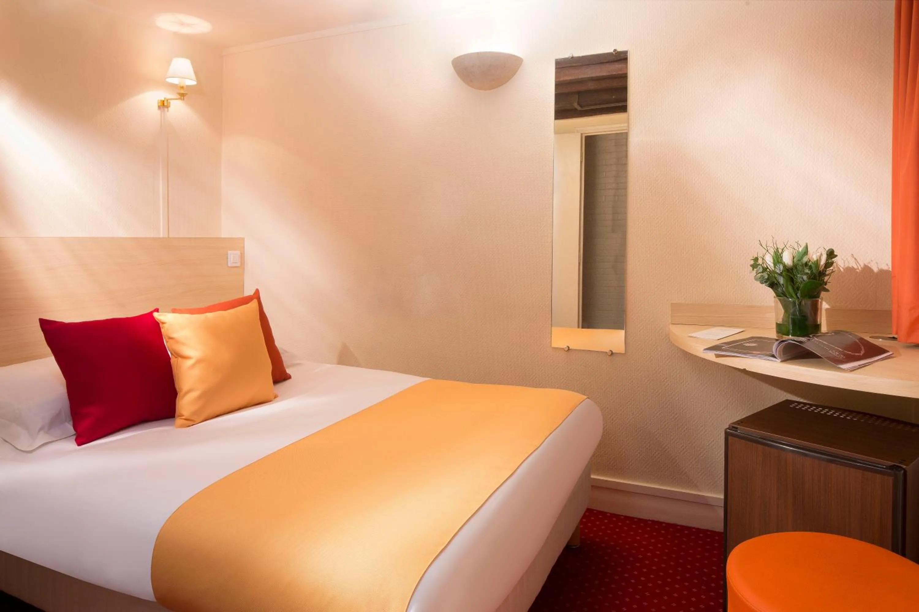 Photo of the whole room, Bed in Hôtel Saint Roch