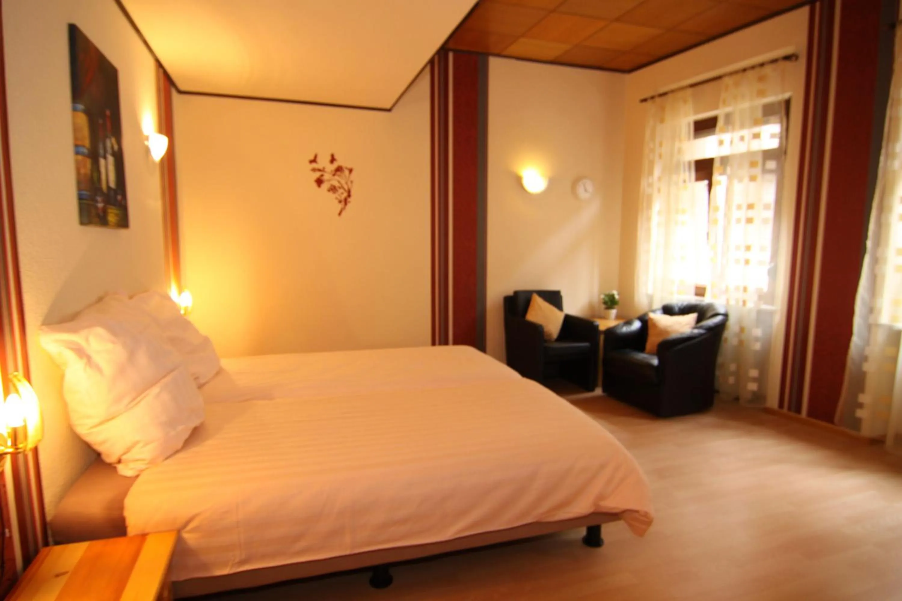 Photo of the whole room, Bed in Hotel Zur Dorfschänke