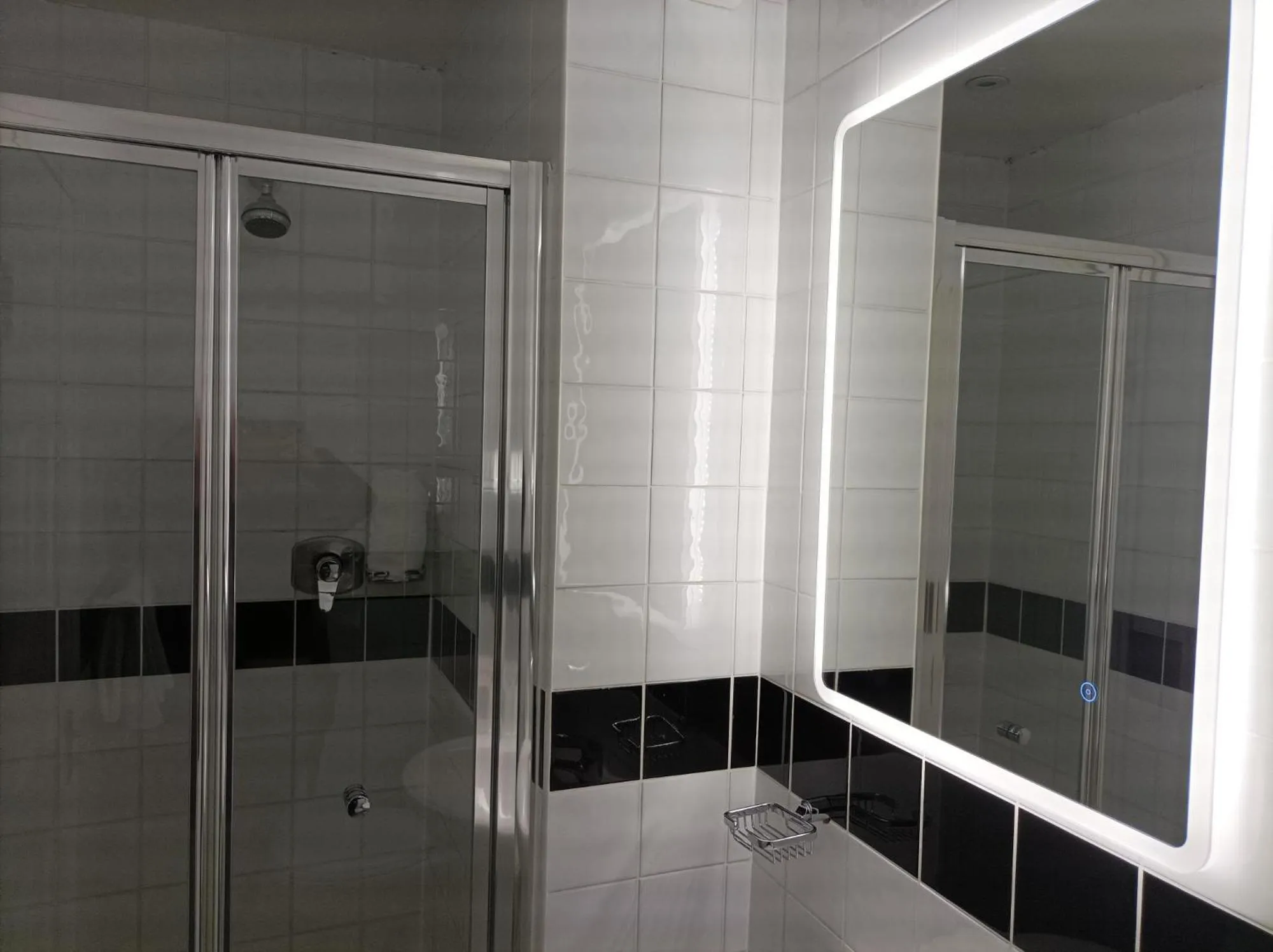 Tom Dick and Harriet's Accommodation