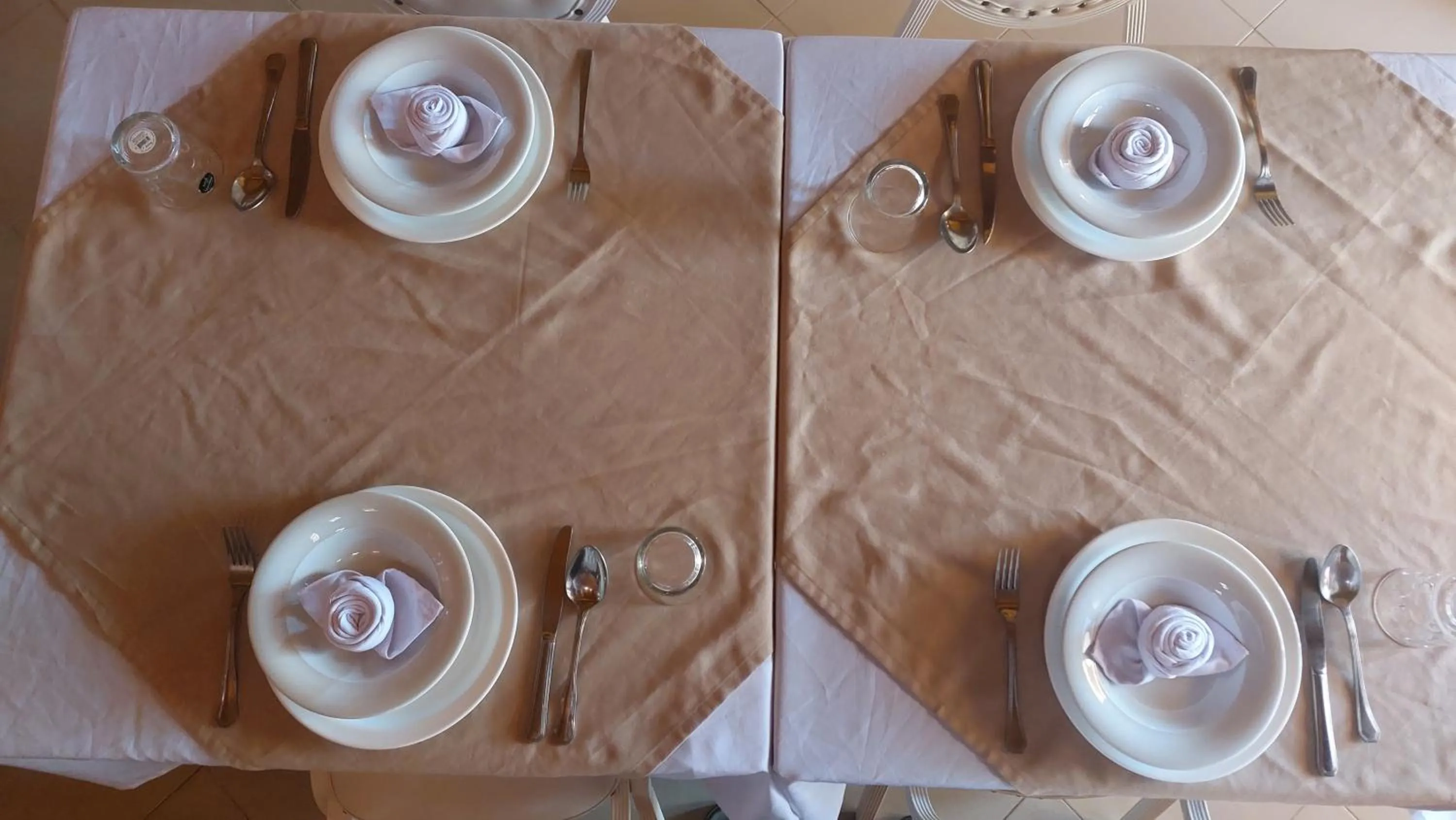 Restaurant/places to eat in Kasbat Aferdou