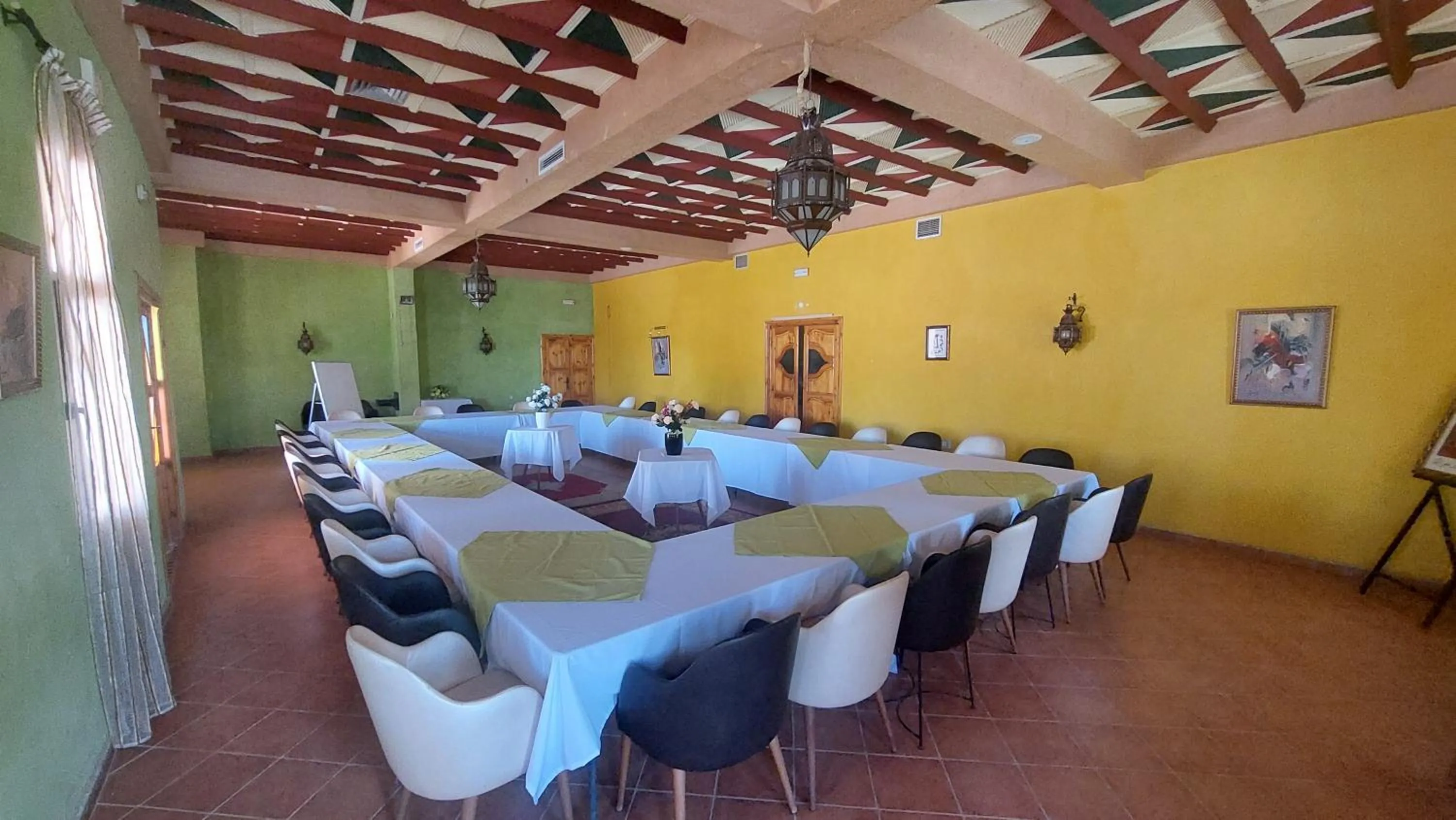 Meeting/conference room in Kasbat Aferdou