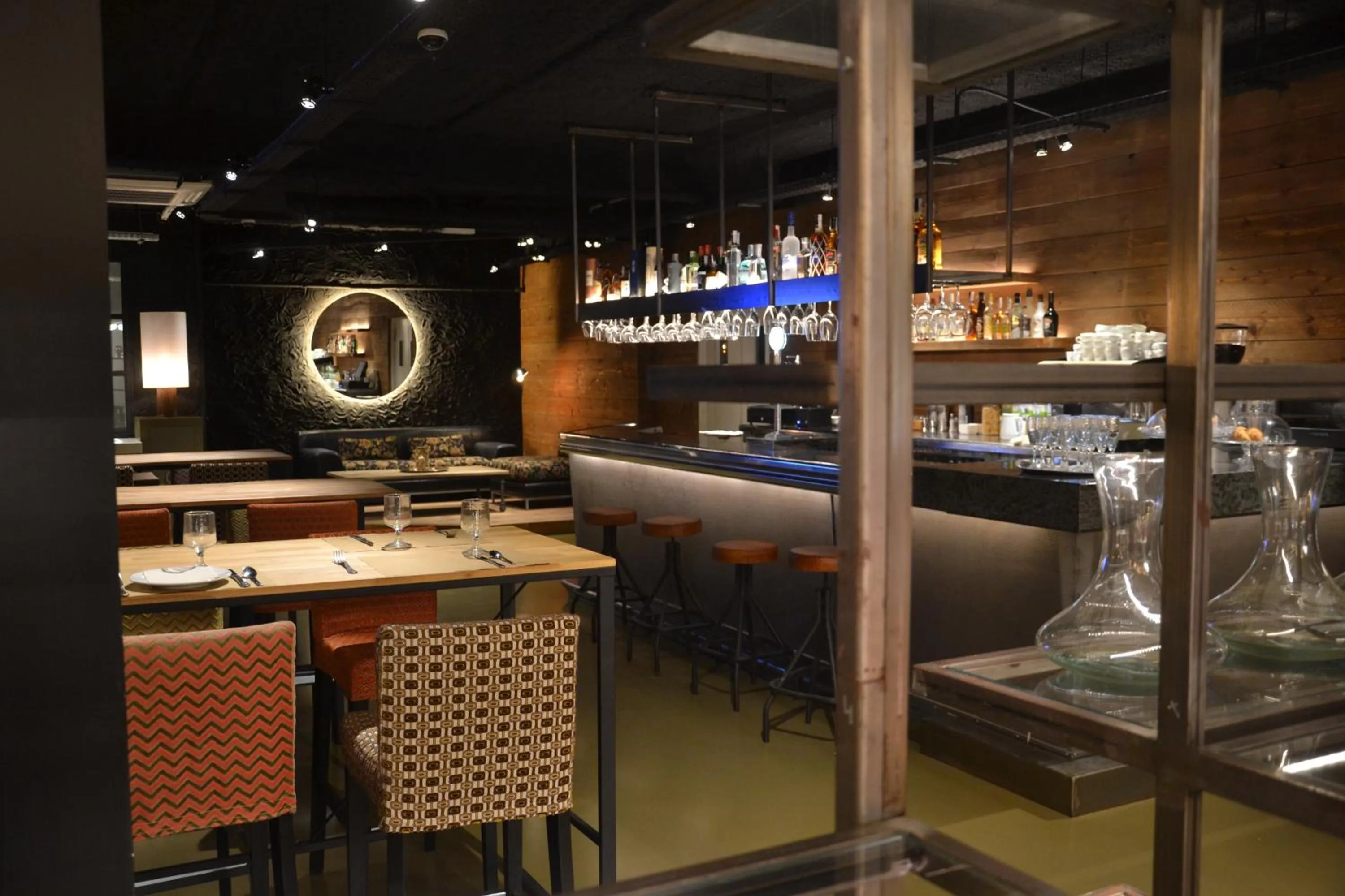 Restaurant/places to eat in Gatell Hotel