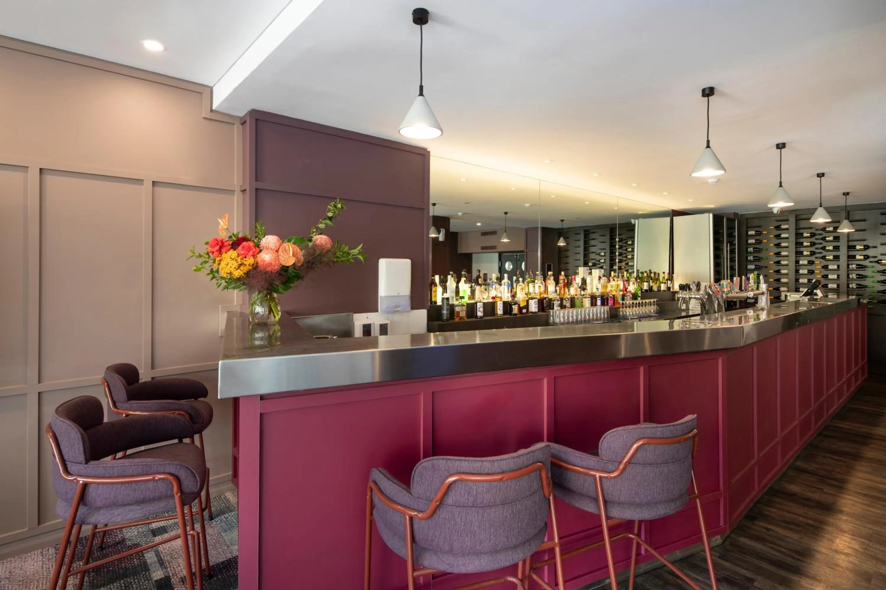 Restaurant/places to eat in Mercure Perth On Hay