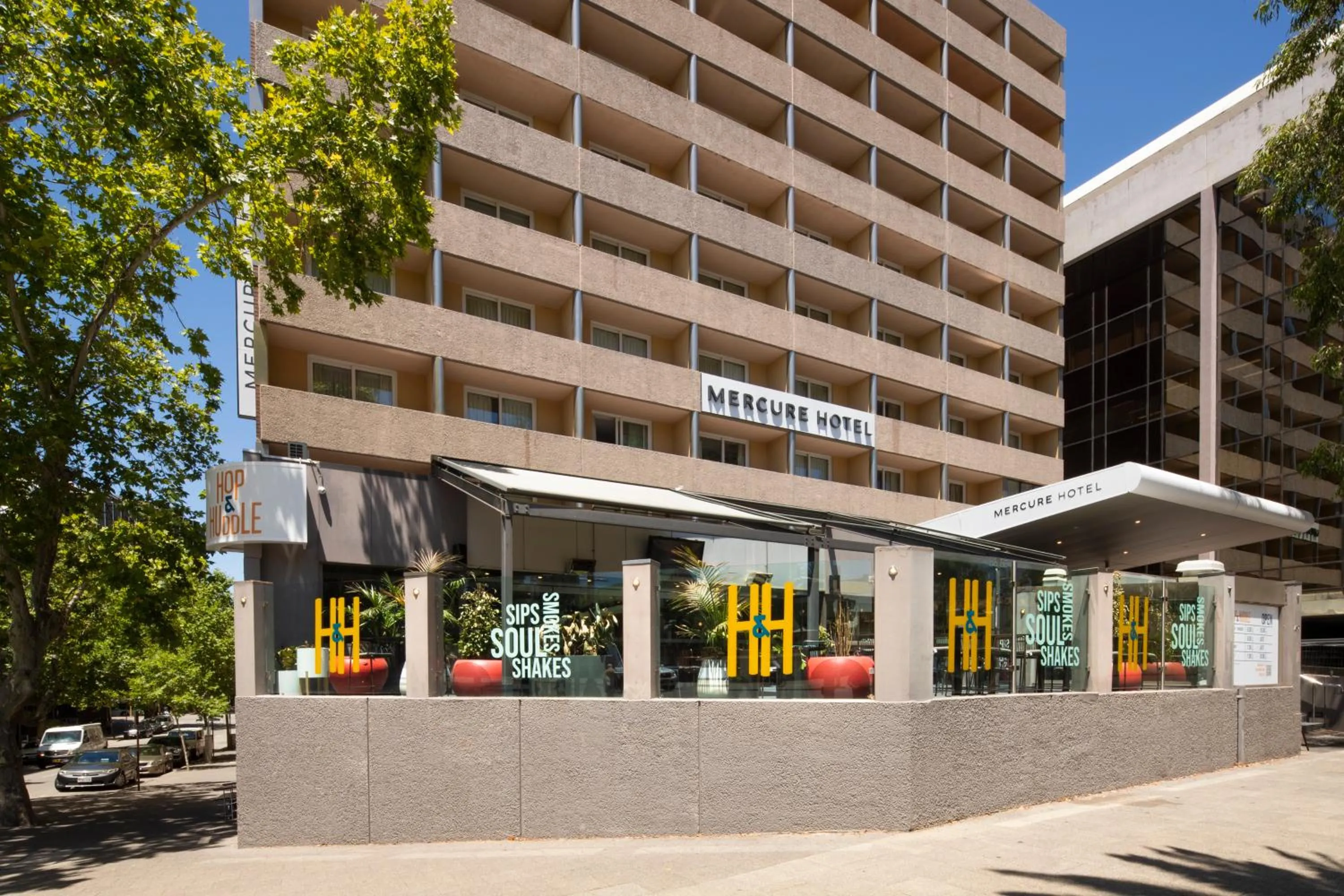 Restaurant/places to eat in Mercure Perth On Hay