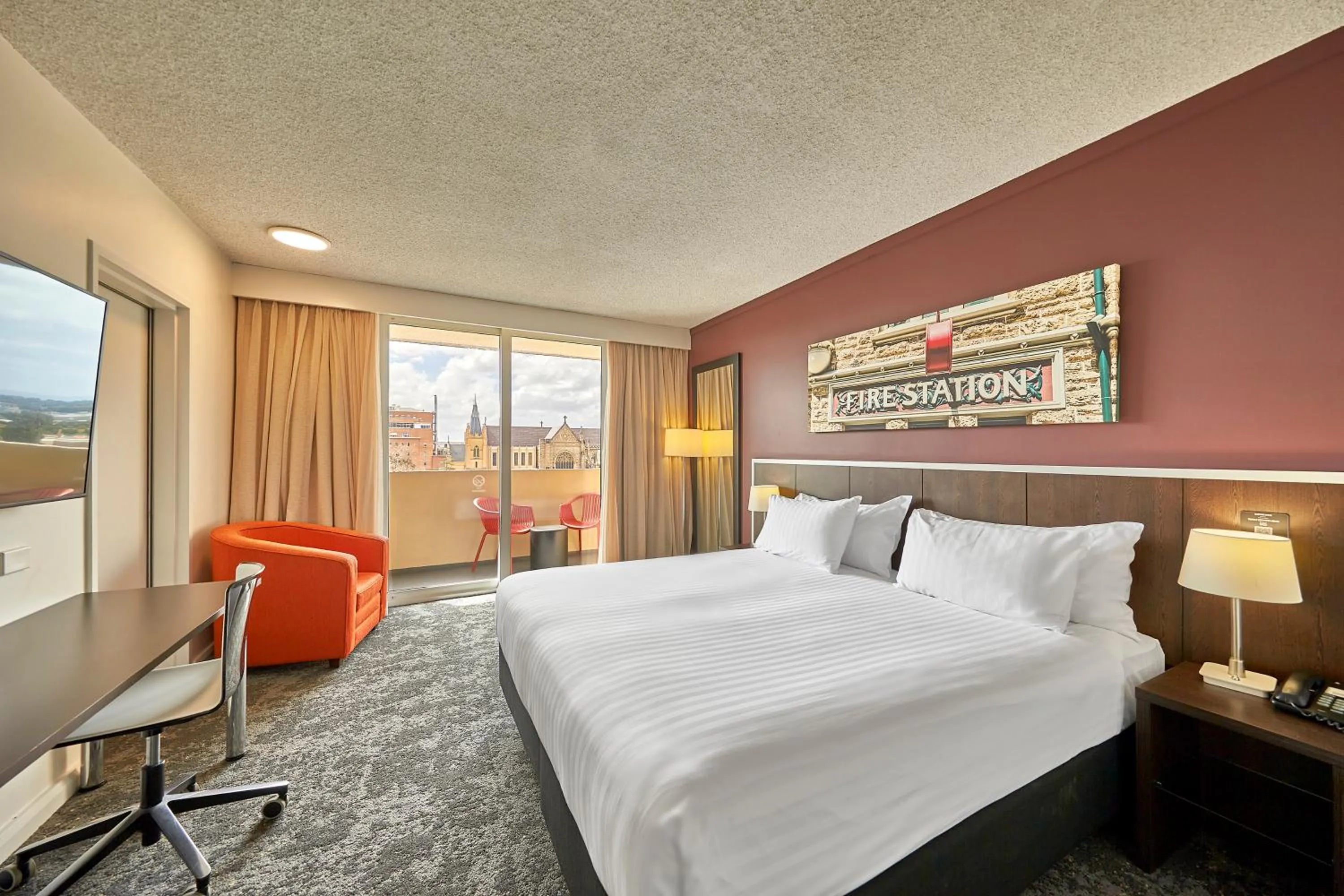 Bedroom, Bed in Mercure Perth On Hay