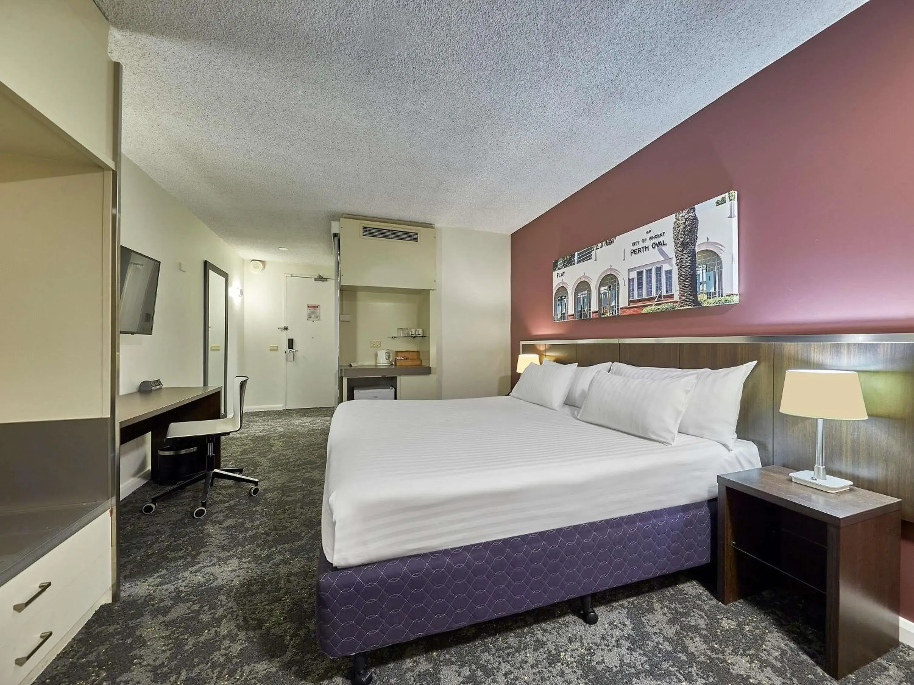 Bedroom, Bed in Mercure Perth On Hay Bedroom, Bed in Mercure Perth On Hay