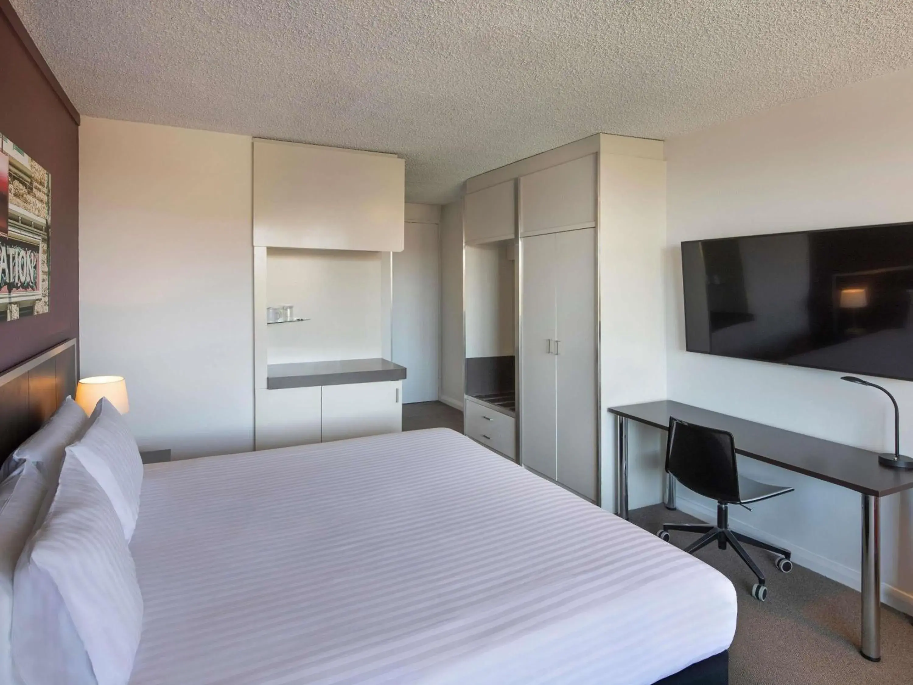 Bedroom, Bed in Mercure Perth On Hay Bedroom, Bed in Mercure Perth On Hay