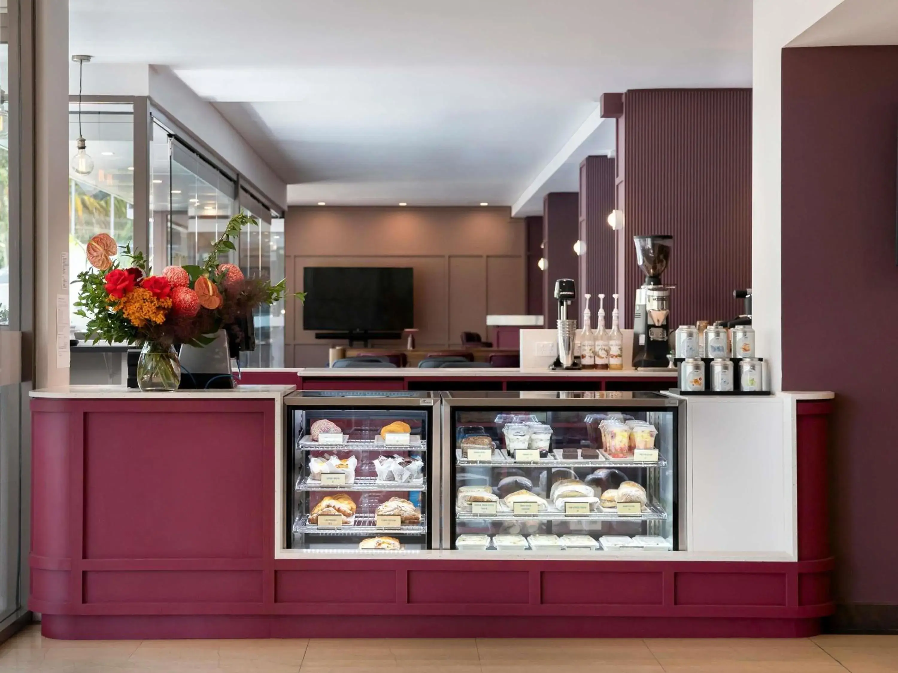 Lounge or bar in Mercure Perth On Hay Lounge or bar in Mercure Perth On Hay