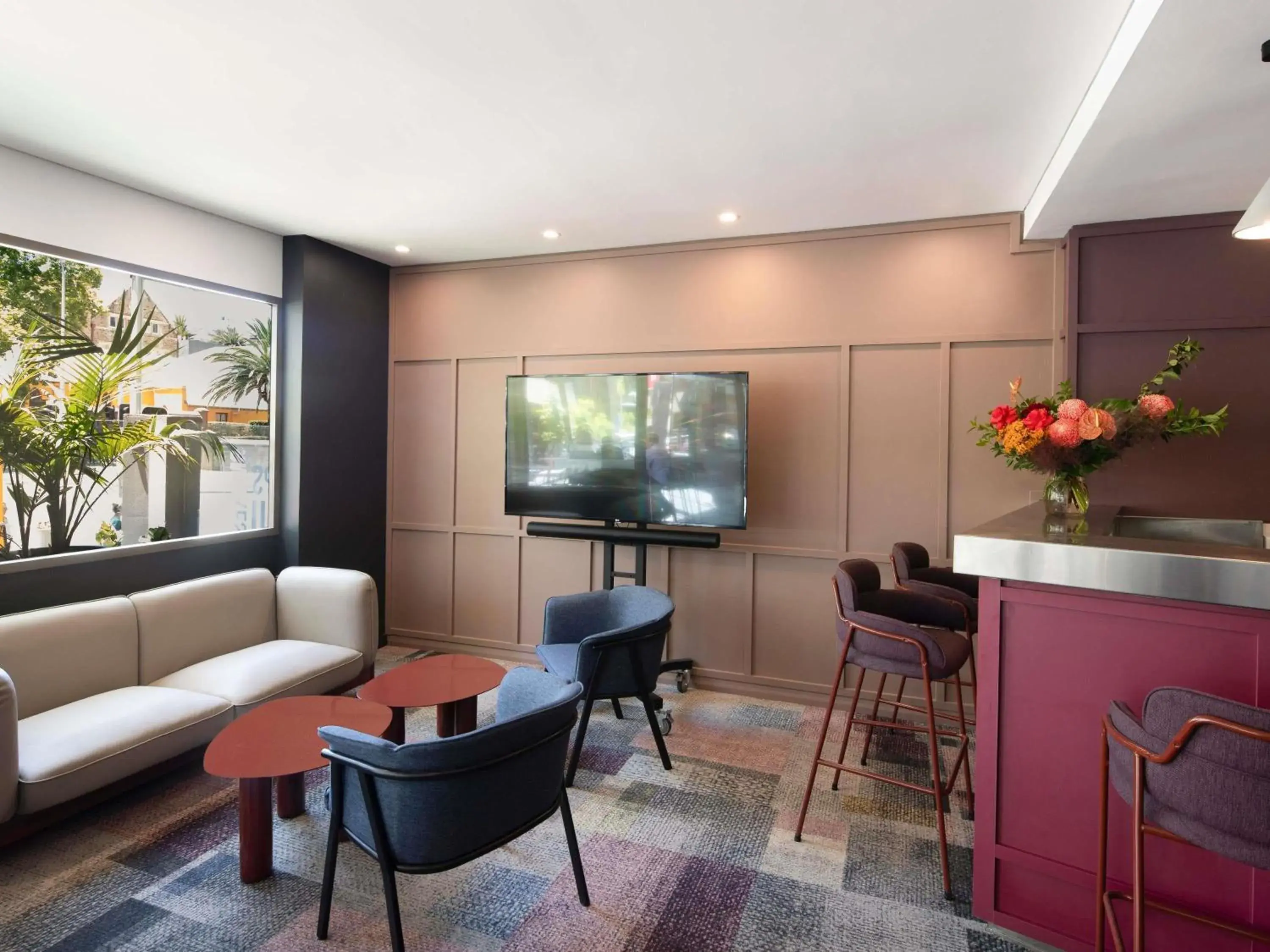 Lounge or bar in Mercure Perth On Hay Lounge or bar in Mercure Perth On Hay