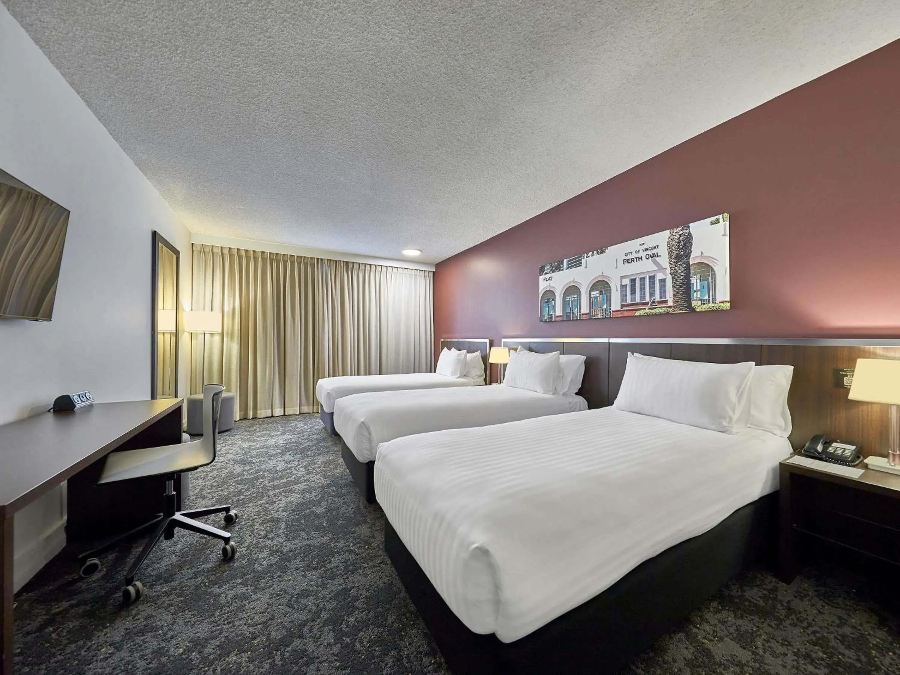 Bedroom, Bed in Mercure Perth On Hay Bedroom, Bed in Mercure Perth On Hay