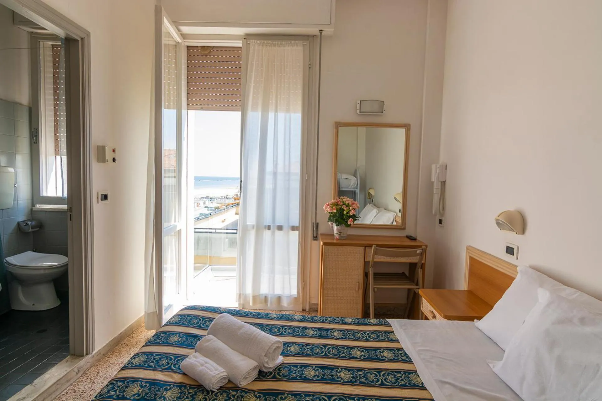 View (from property/room), Bed in Hotel Atlas