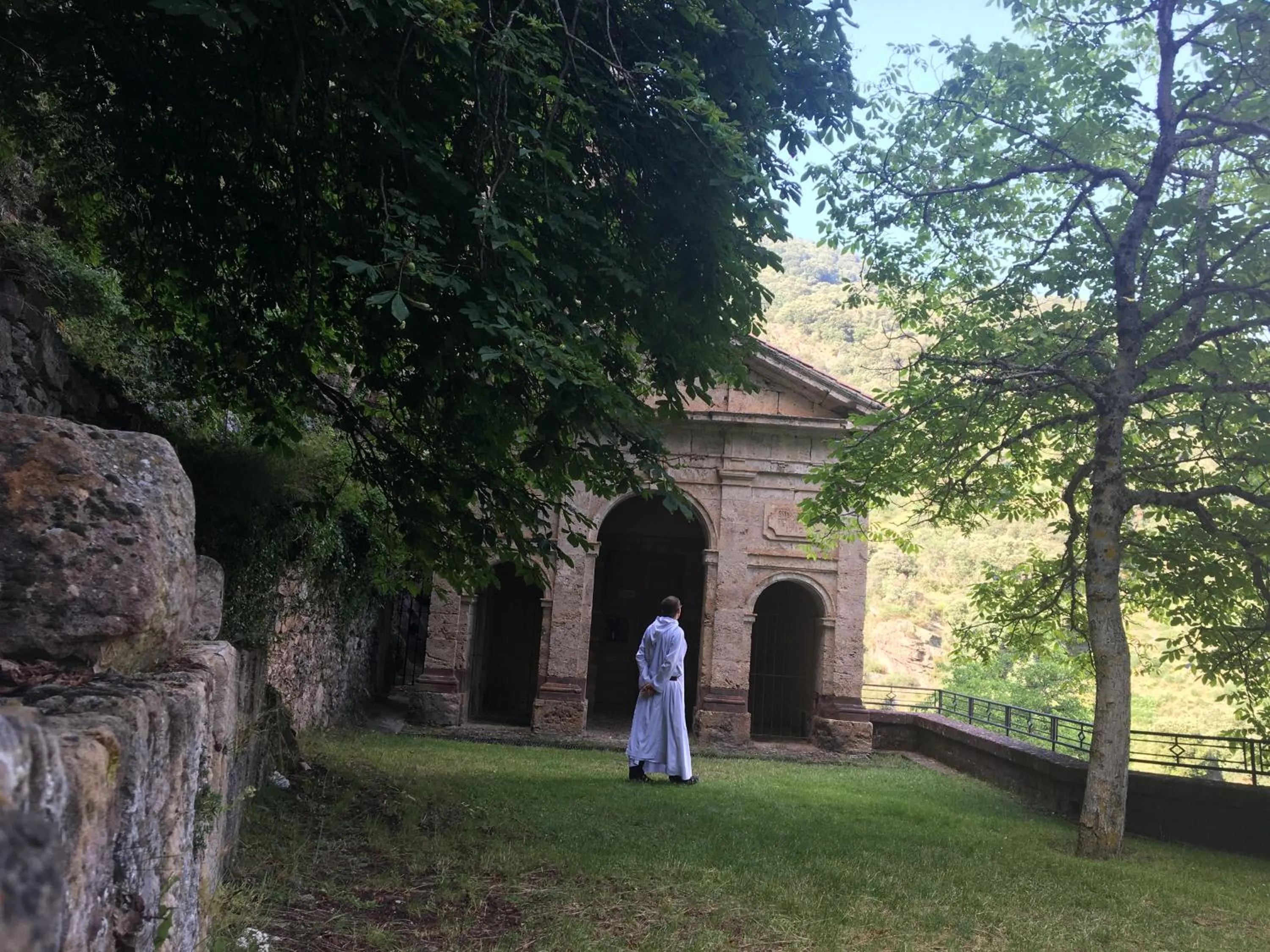 MONASTERIO de SANTA MARÍA DE VALVANERA