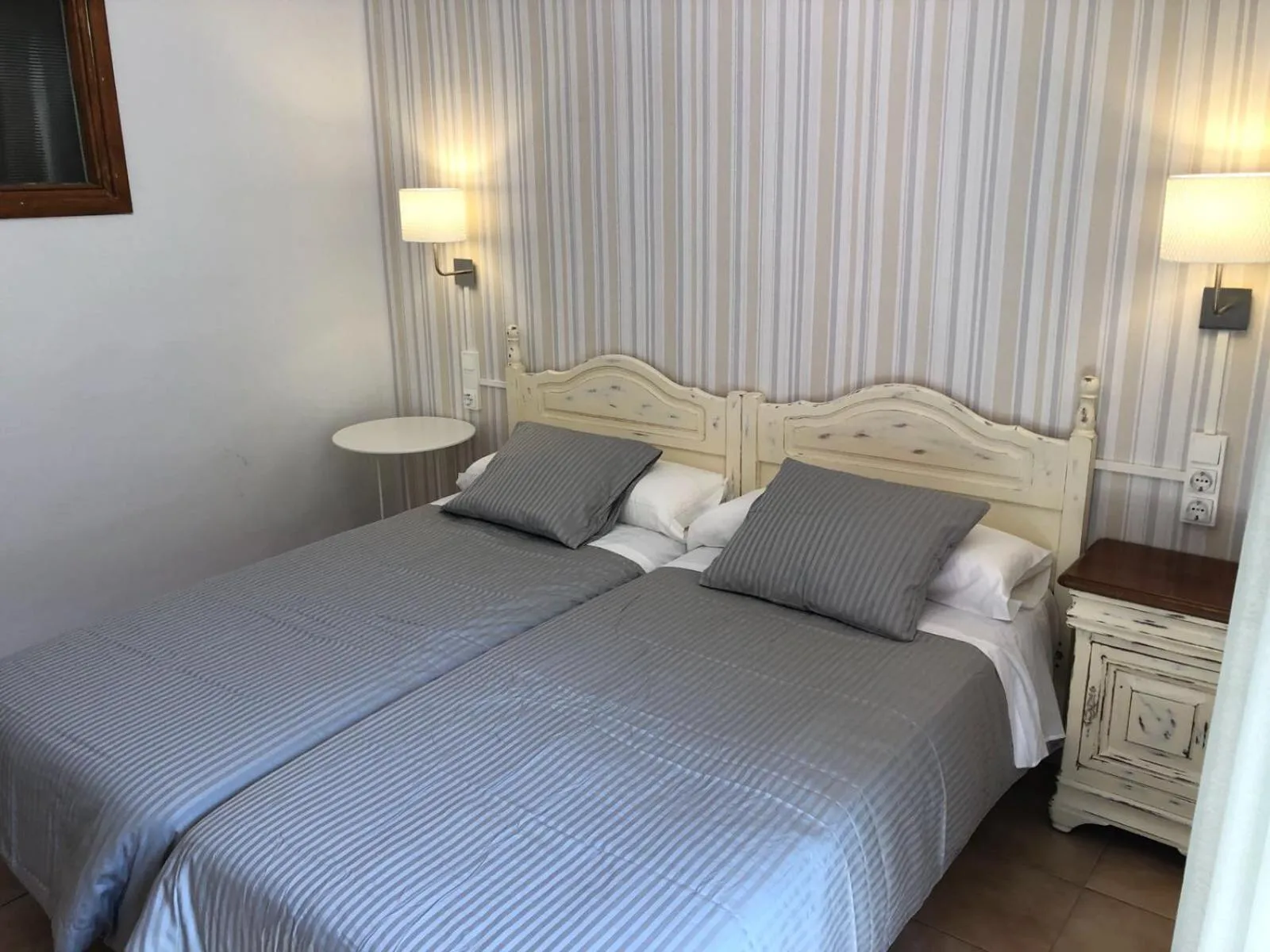 Other, Bed in MONASTERIO de SANTA MARÍA DE VALVANERA