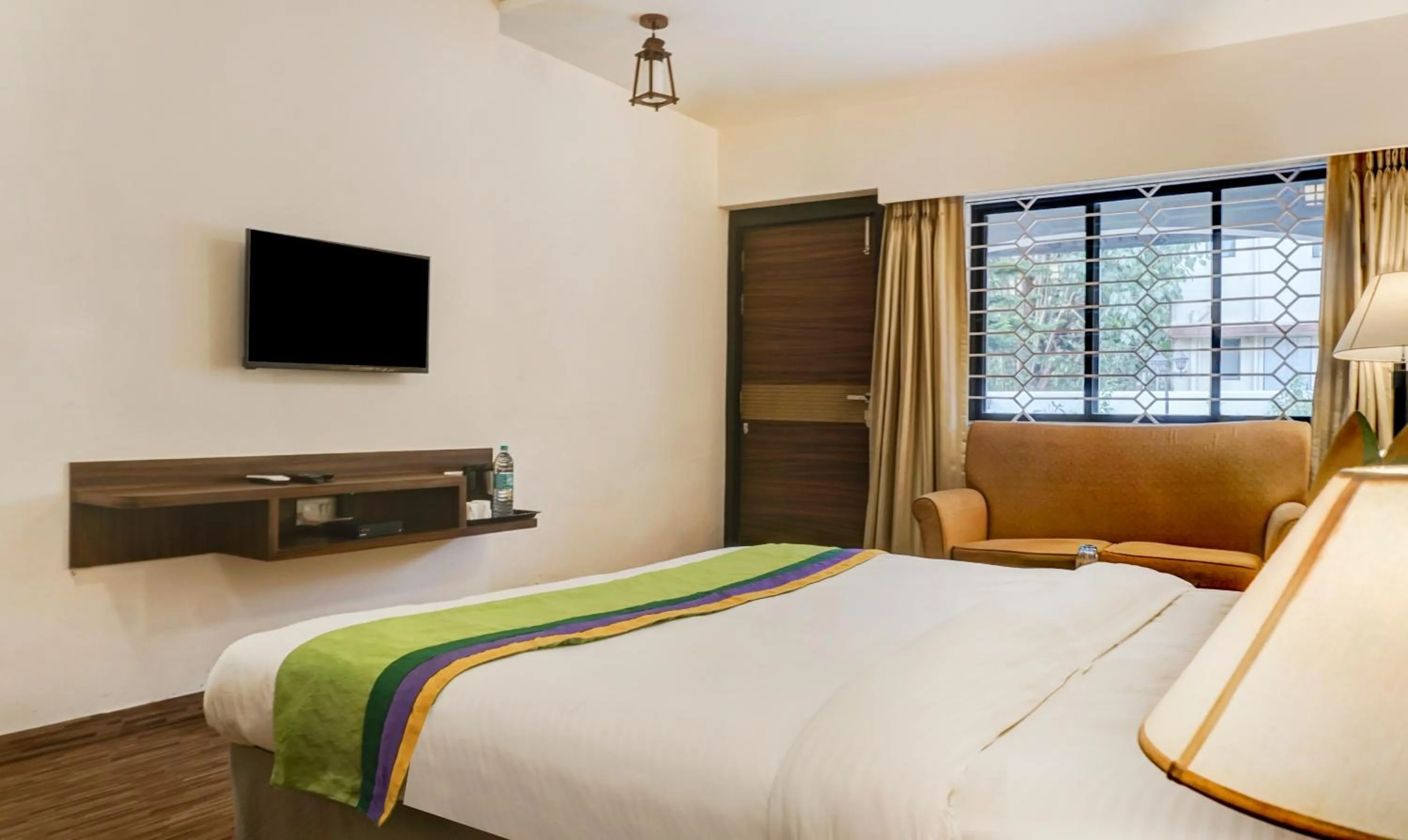 Bedroom, Bed in Treebo Five Elements, Lonavala