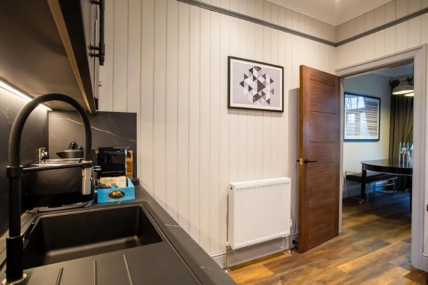 Kitchen or kitchenette in The West Park Hotel