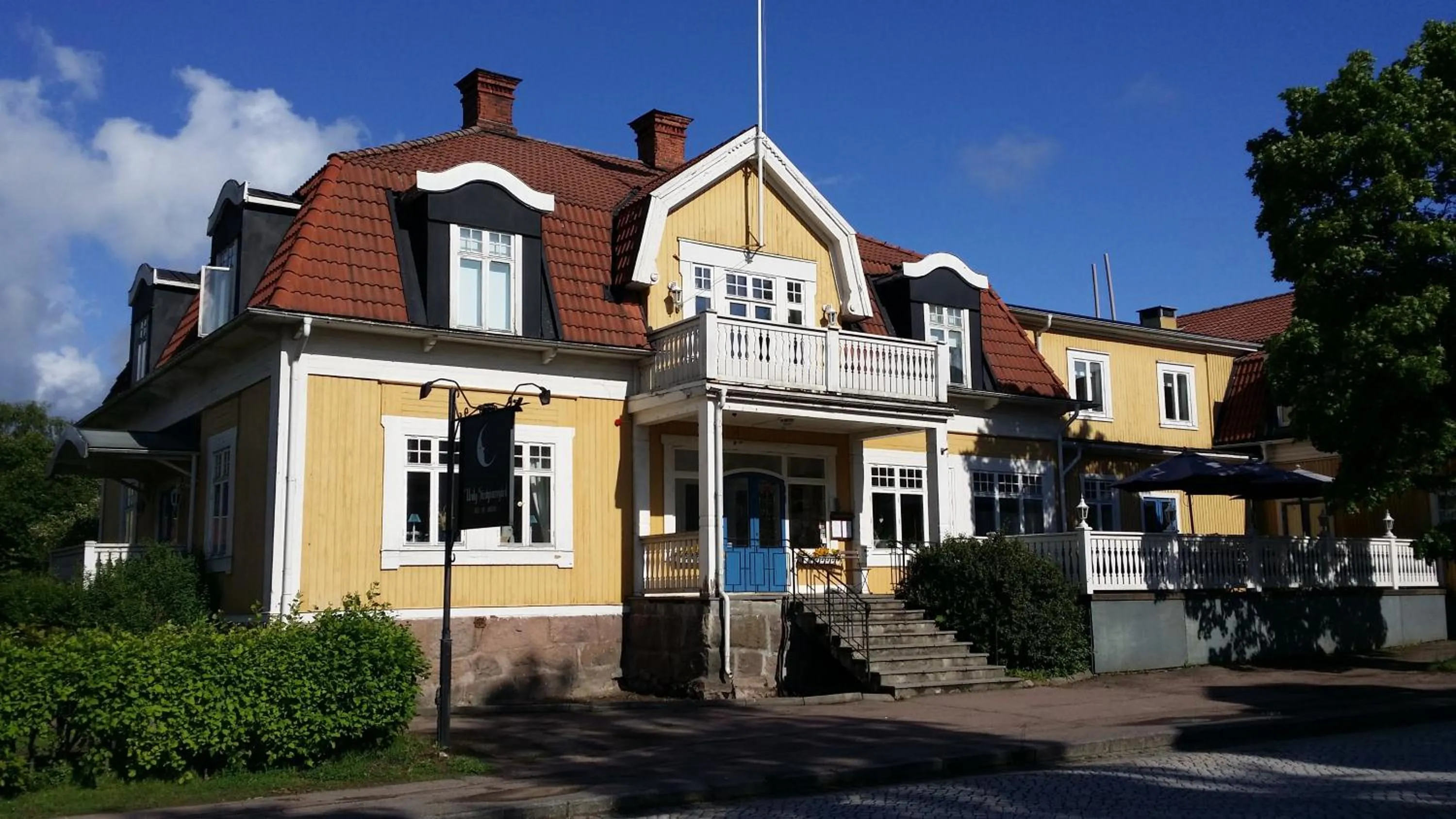 Property building in Broby Gästgivaregård