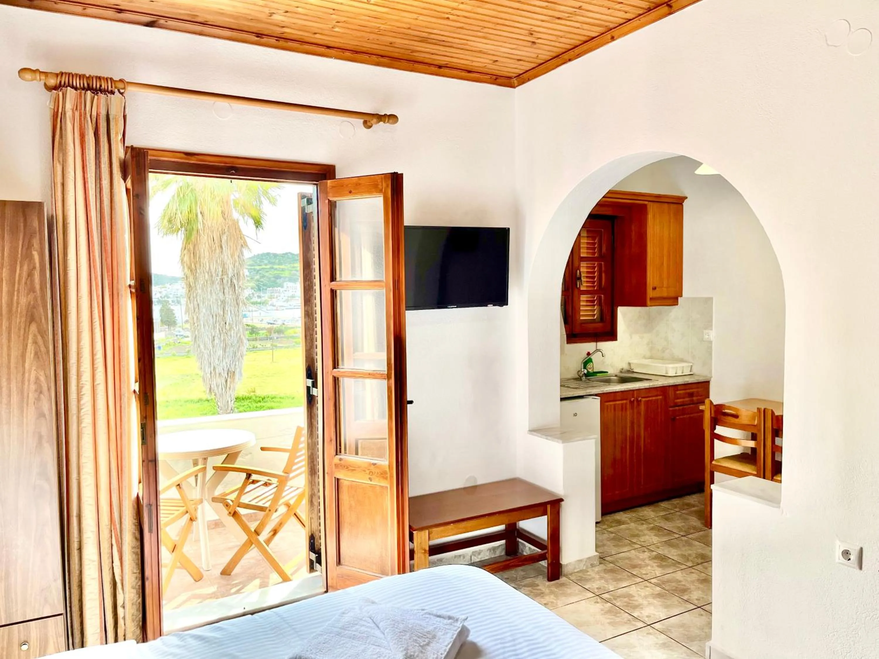 Photo of the whole room in Nicolas Studios